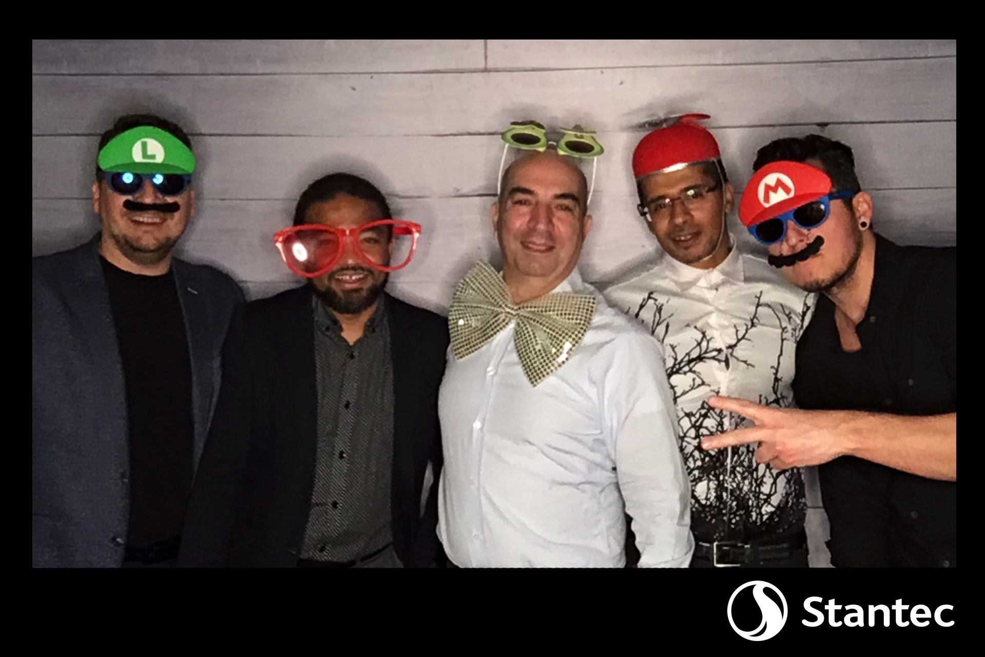 Party de Noël - Stantec | View more photos from the event at album.pbooth.red/u/Photobooth-RED/Party-de-Noël-Stantec