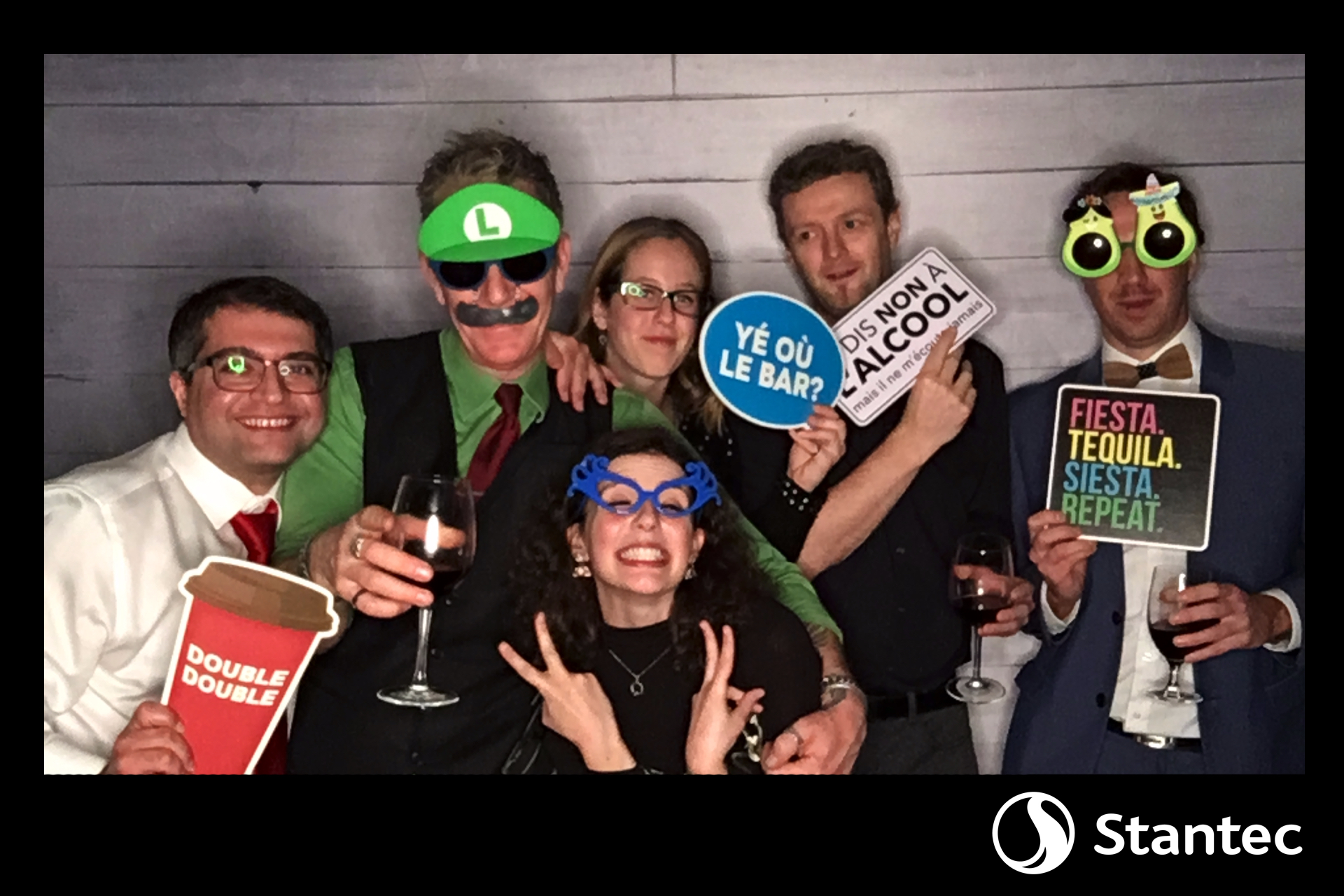 Party de Noël - Stantec | View more photos from the event at album.pbooth.red/u/Photobooth-RED/Party-de-Noël-Stantec