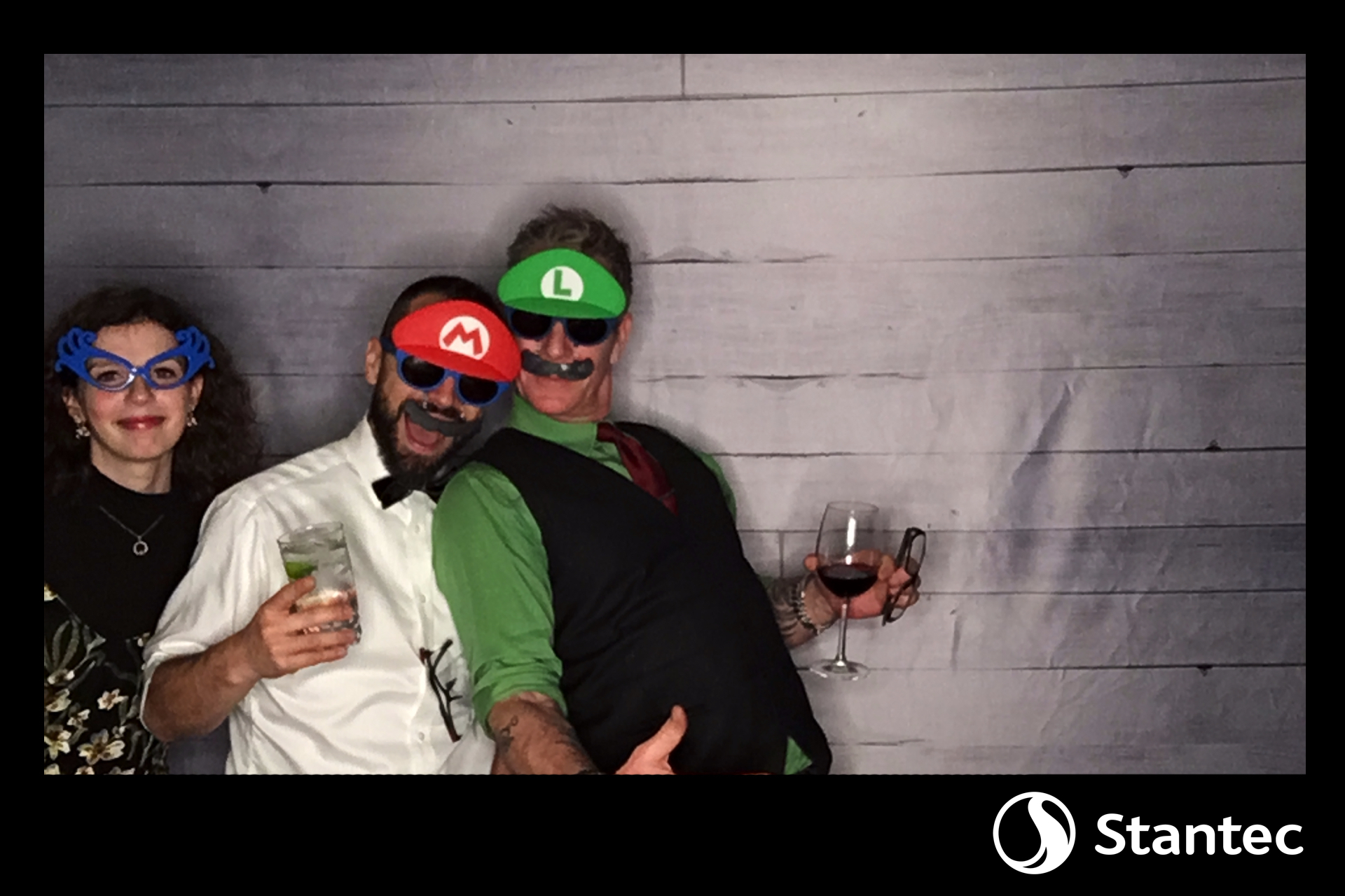 Party de Noël - Stantec | View more photos from the event at album.pbooth.red/u/Photobooth-RED/Party-de-Noël-Stantec