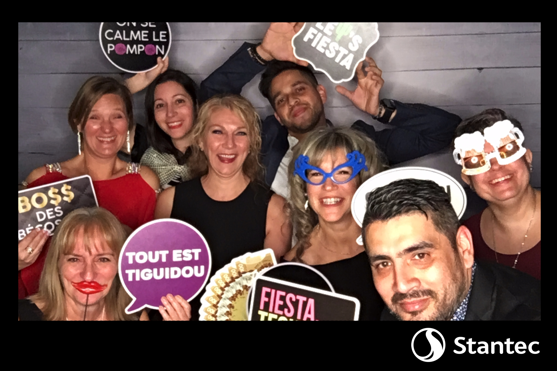 Party de Noël - Stantec | View more photos from the event at album.pbooth.red/u/Photobooth-RED/Party-de-Noël-Stantec