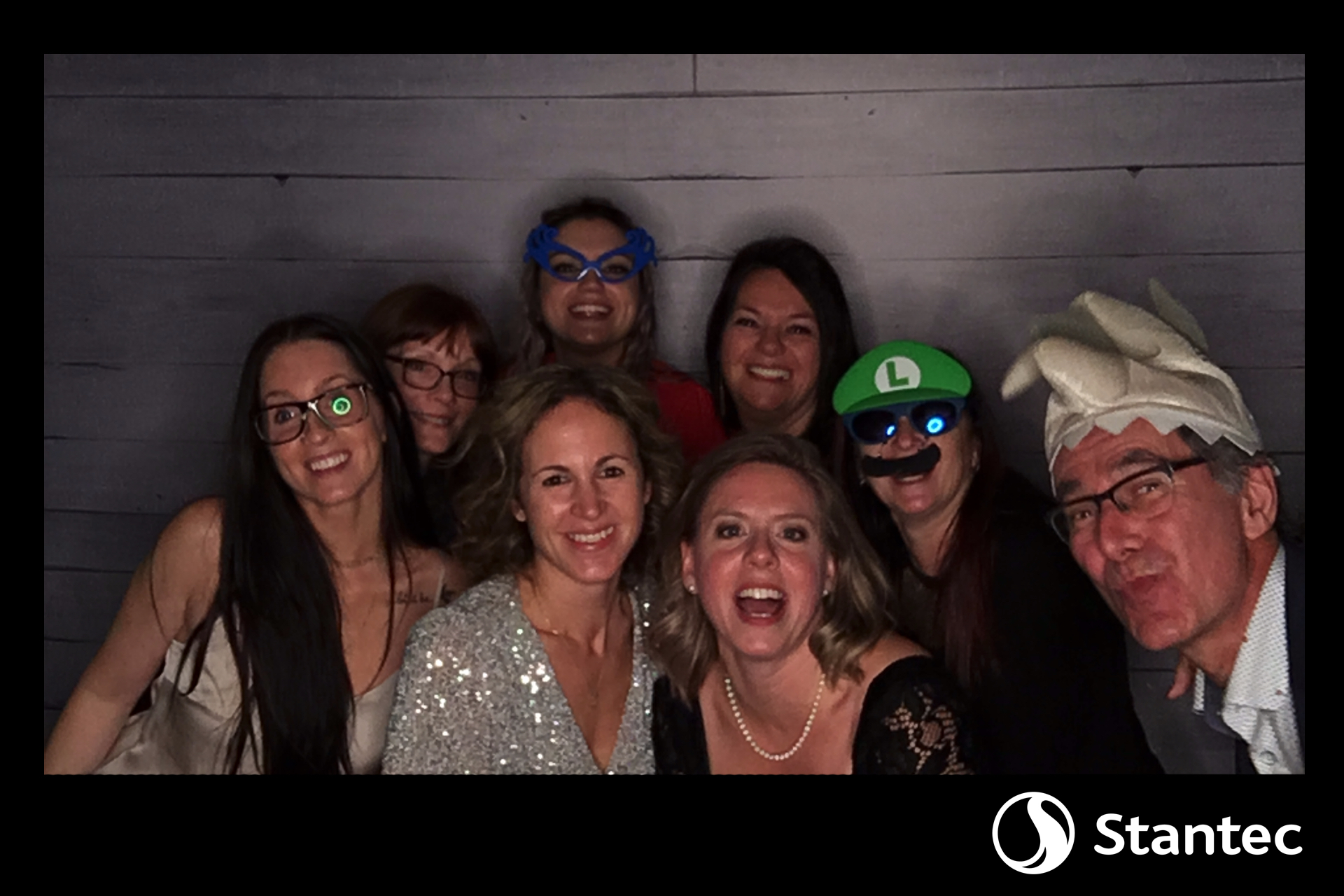 Party de Noël - Stantec | View more photos from the event at album.pbooth.red/u/Photobooth-RED/Party-de-Noël-Stantec