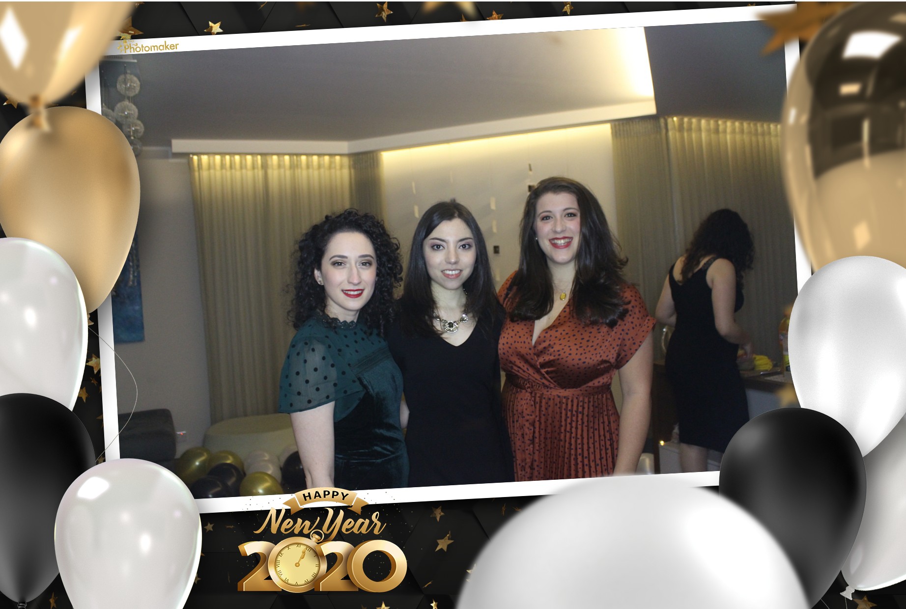 JJs NYE party | View more photos from the event at gallery.photomakerphotobooth.com.mt/u/PhotomakerMalta/JJs-NYE-party