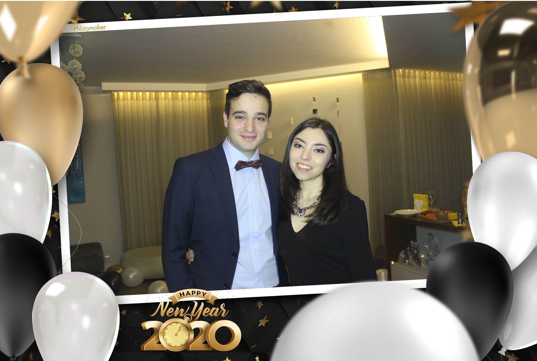 JJs NYE party | View more photos from the event at gallery.photomakerphotobooth.com.mt/u/PhotomakerMalta/JJs-NYE-party