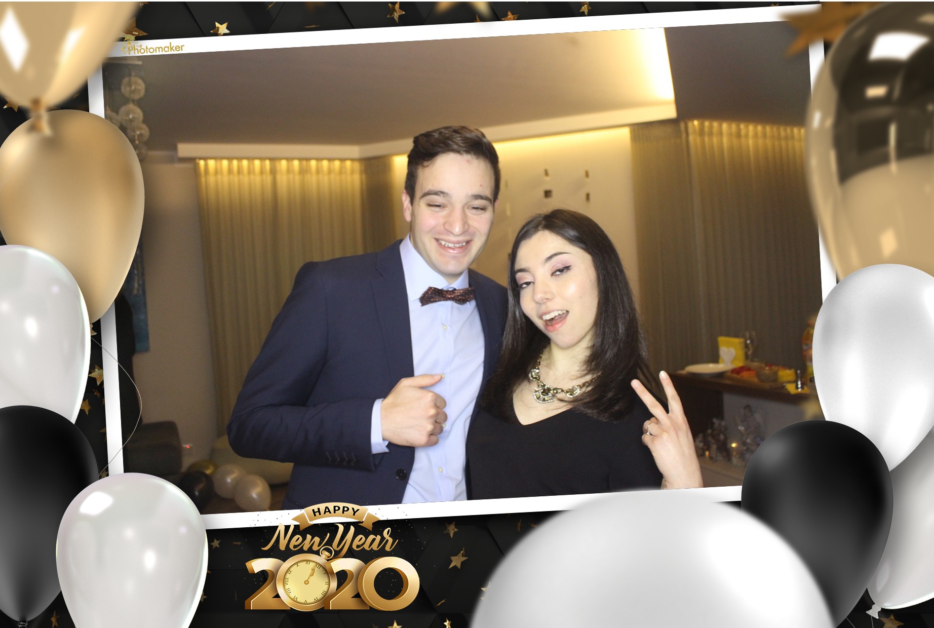 JJs NYE party | View more photos from the event at gallery.photomakerphotobooth.com.mt/u/PhotomakerMalta/JJs-NYE-party