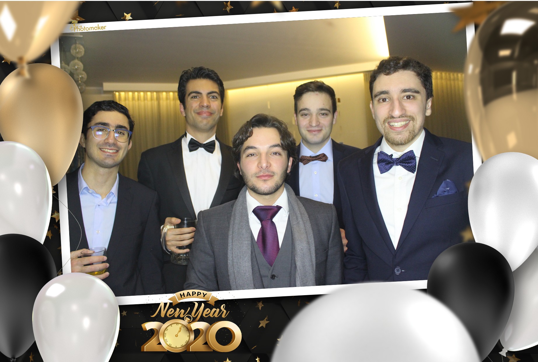 JJs NYE party | View more photos from the event at gallery.photomakerphotobooth.com.mt/u/PhotomakerMalta/JJs-NYE-party