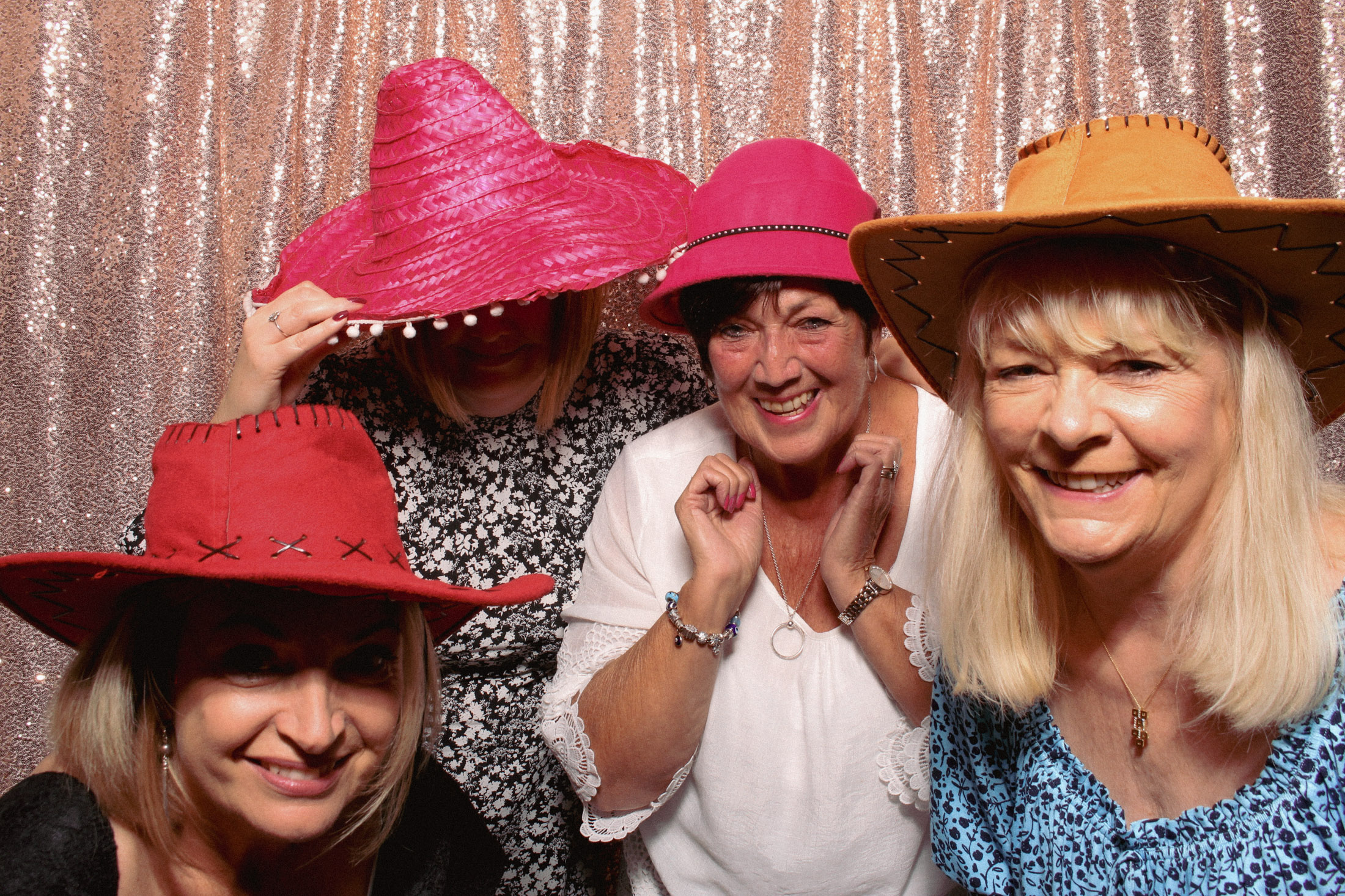 Nadine's 60th | View more photos from the event at gallery.picturematic.co/u/Picturematic/Nadines-60th