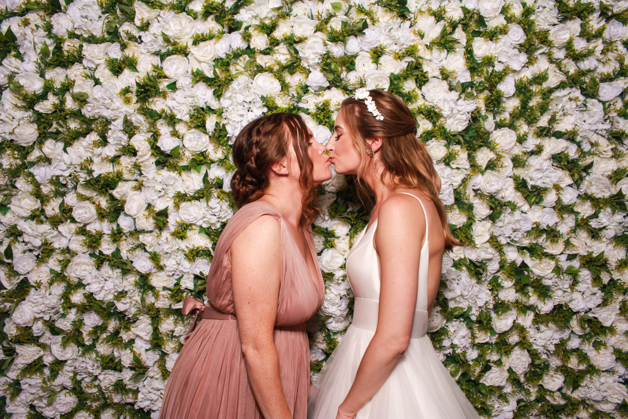 Ryan & Linds Wedding | View more photos from the event at gallery.picturematic.co/u/Picturematic/Ryan-Linds-Wedding