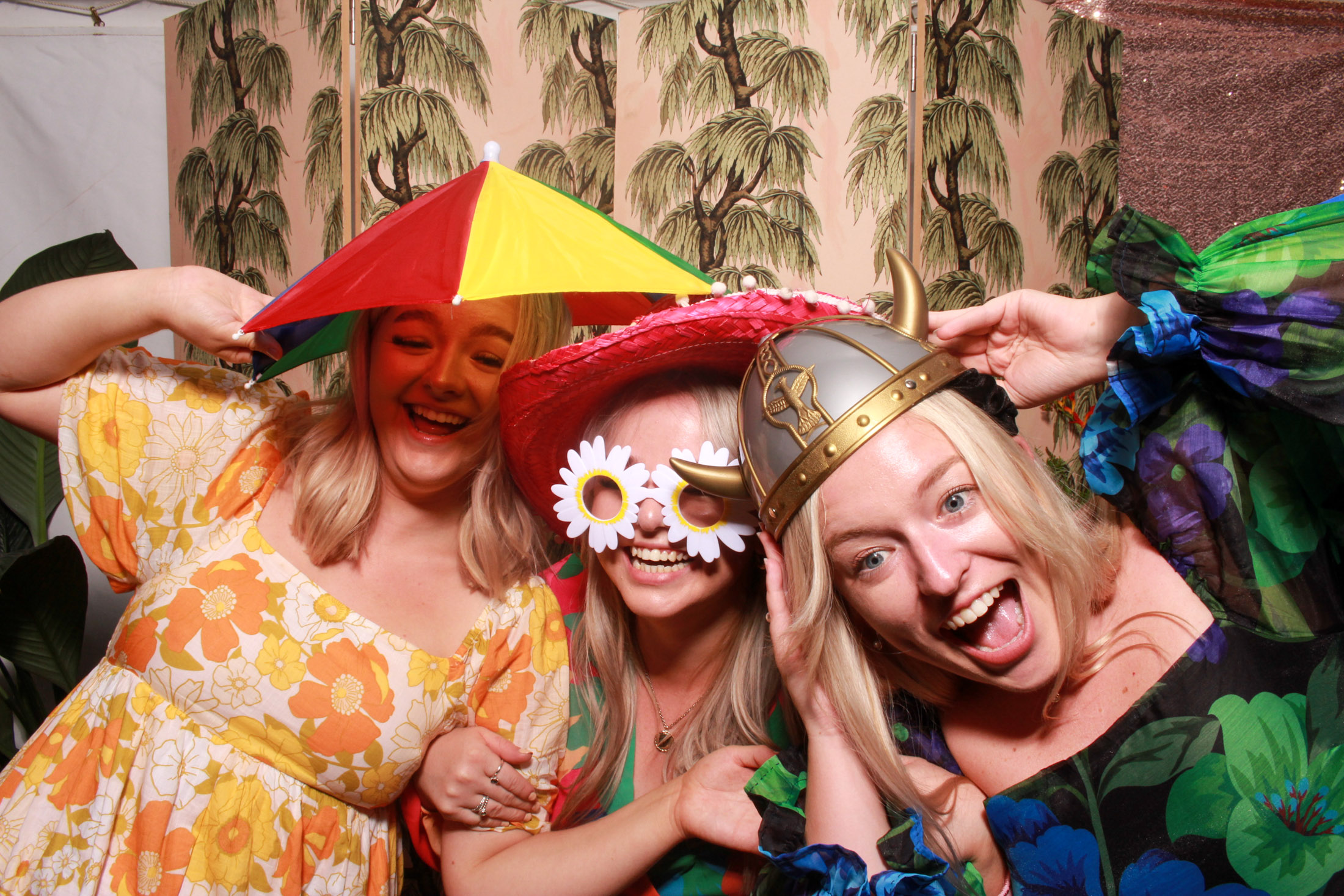 Tom & Becca's Wedding | View more photos from the event at gallery.picturematic.co/u/Picturematic/Tom-Beccas-Wedding