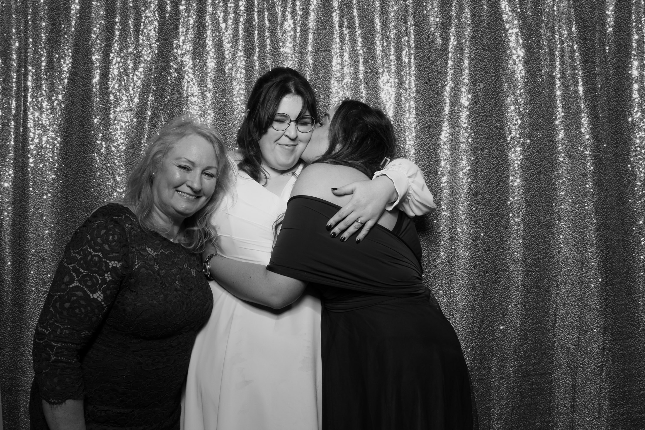 Anna & Thom's Wedding | View more photos from the event at gallery.picturematic.co/u/Picturematic/Anna-Thoms-Wedding