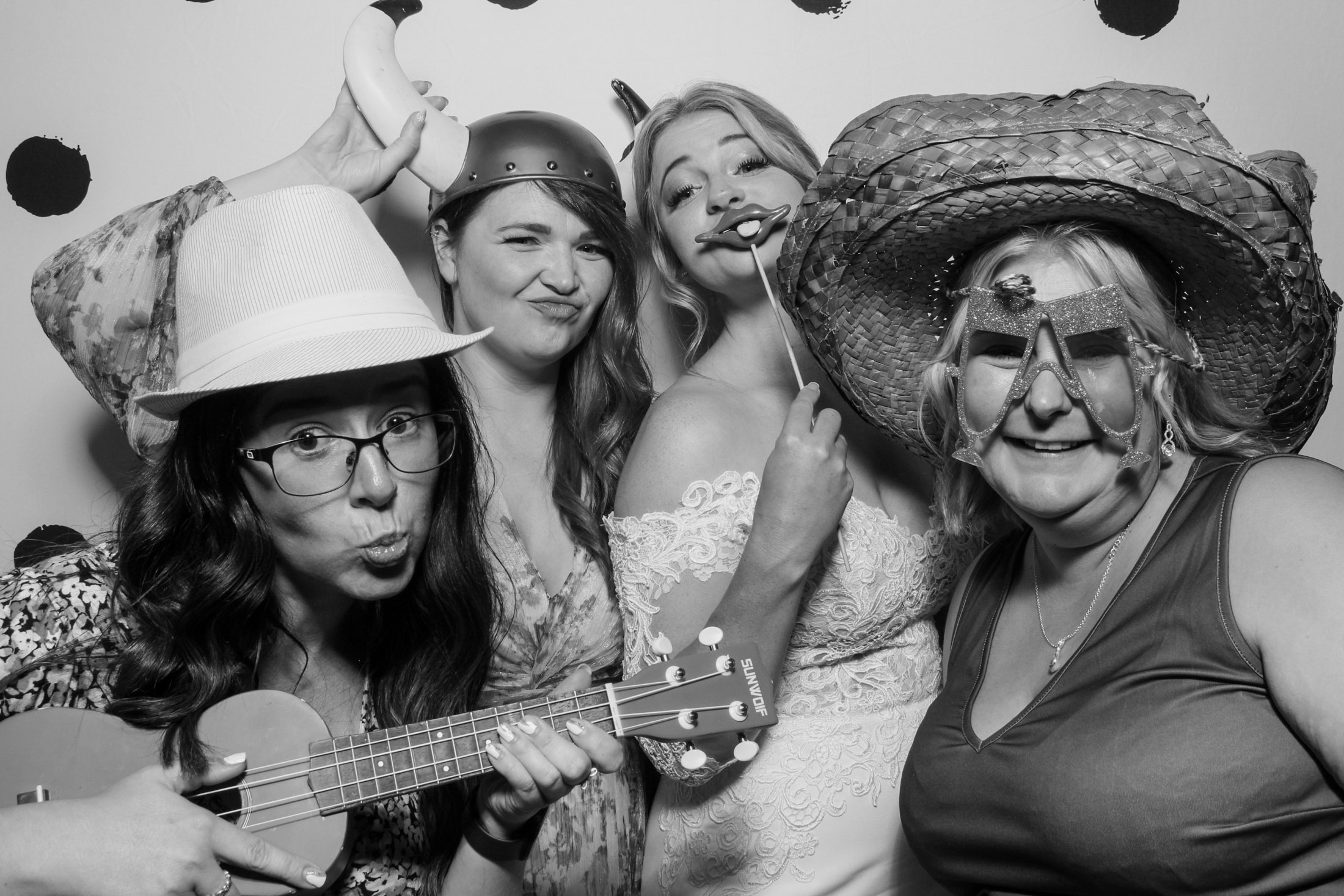 Rosie & Ollie's Wedding | View more photos from the event at gallery.picturematic.co/u/Picturematic/Rosie-Ollies-Wedding