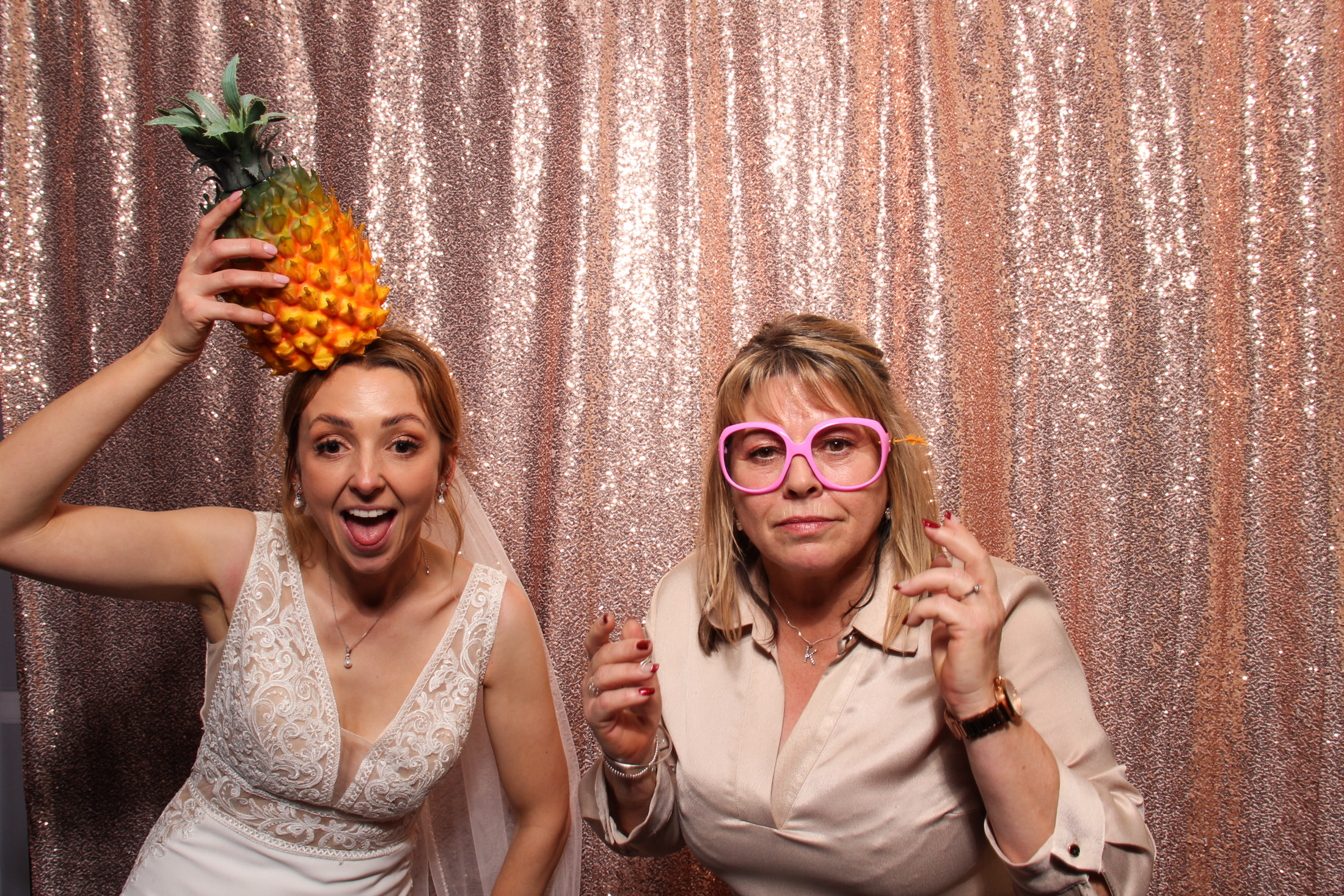 Leanne & Mark's Wedding | View more photos from the event at gallery.picturematic.co/u/Picturematic/Leanne-Marks-Wedding