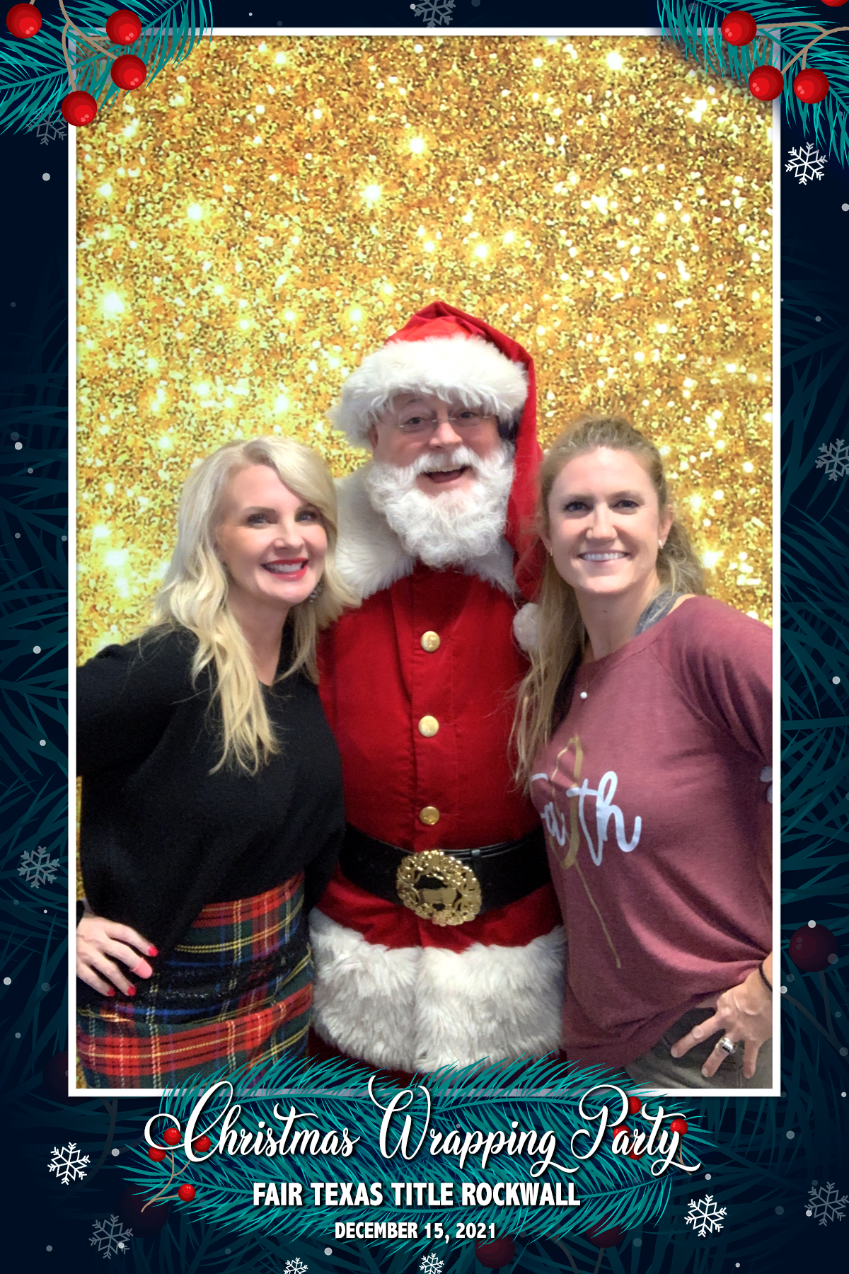 Christmas Wrapping Party | View more photos from the event at gallery.rckapturedmemories.com/u/RCKapturedMemories/Christmas-Wrapping-Party