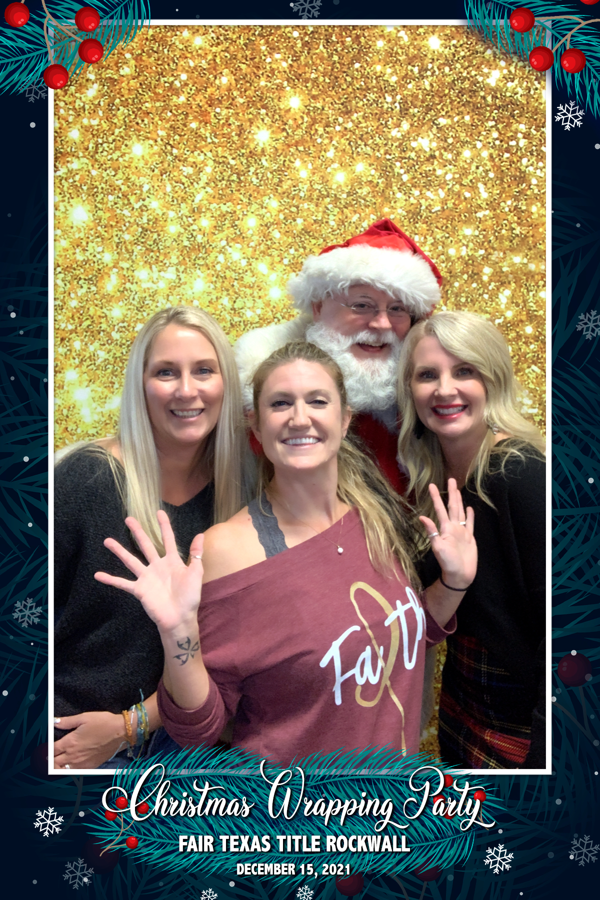 Christmas Wrapping Party | View more photos from the event at gallery.rckapturedmemories.com/u/RCKapturedMemories/Christmas-Wrapping-Party