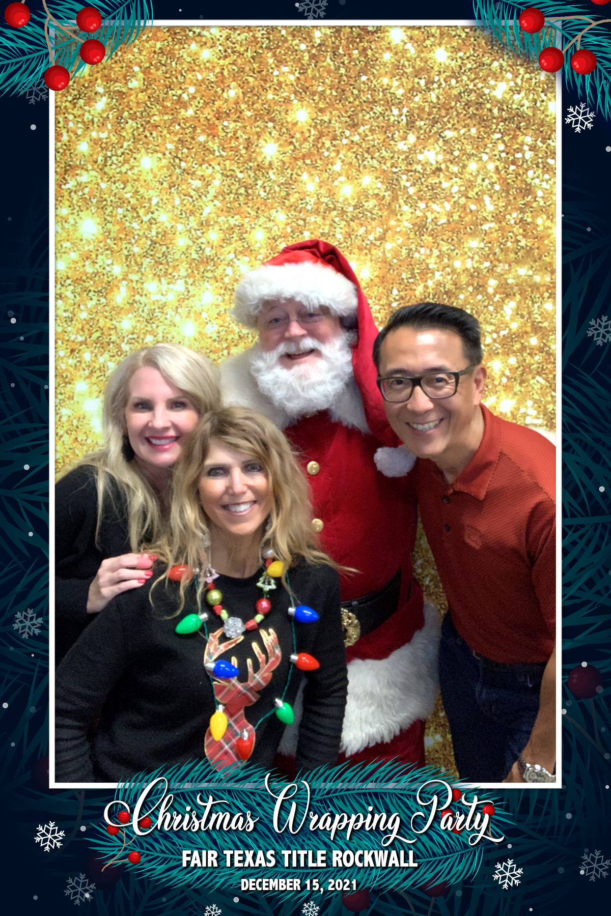 Christmas Wrapping Party | View more photos from the event at gallery.rckapturedmemories.com/u/RCKapturedMemories/Christmas-Wrapping-Party