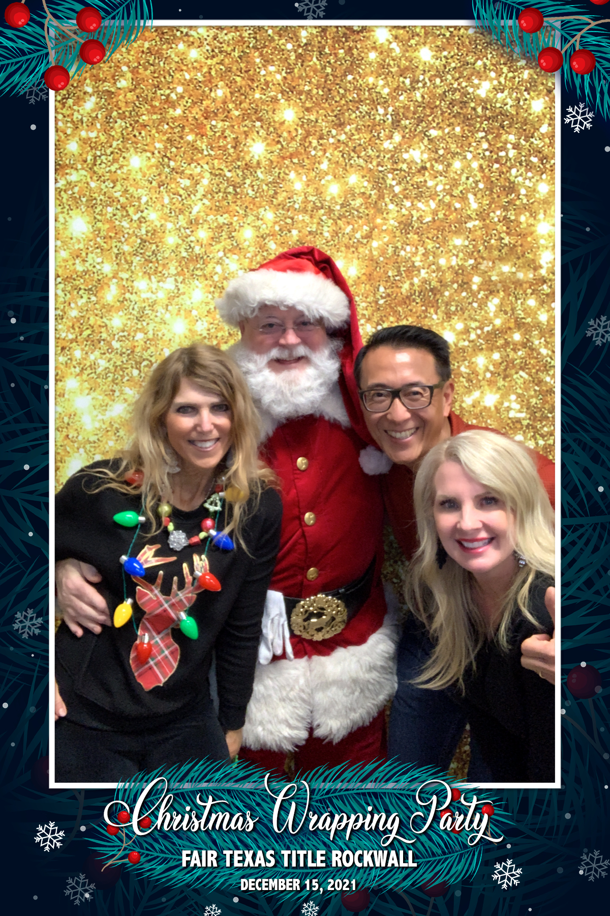 Christmas Wrapping Party | View more photos from the event at gallery.rckapturedmemories.com/u/RCKapturedMemories/Christmas-Wrapping-Party