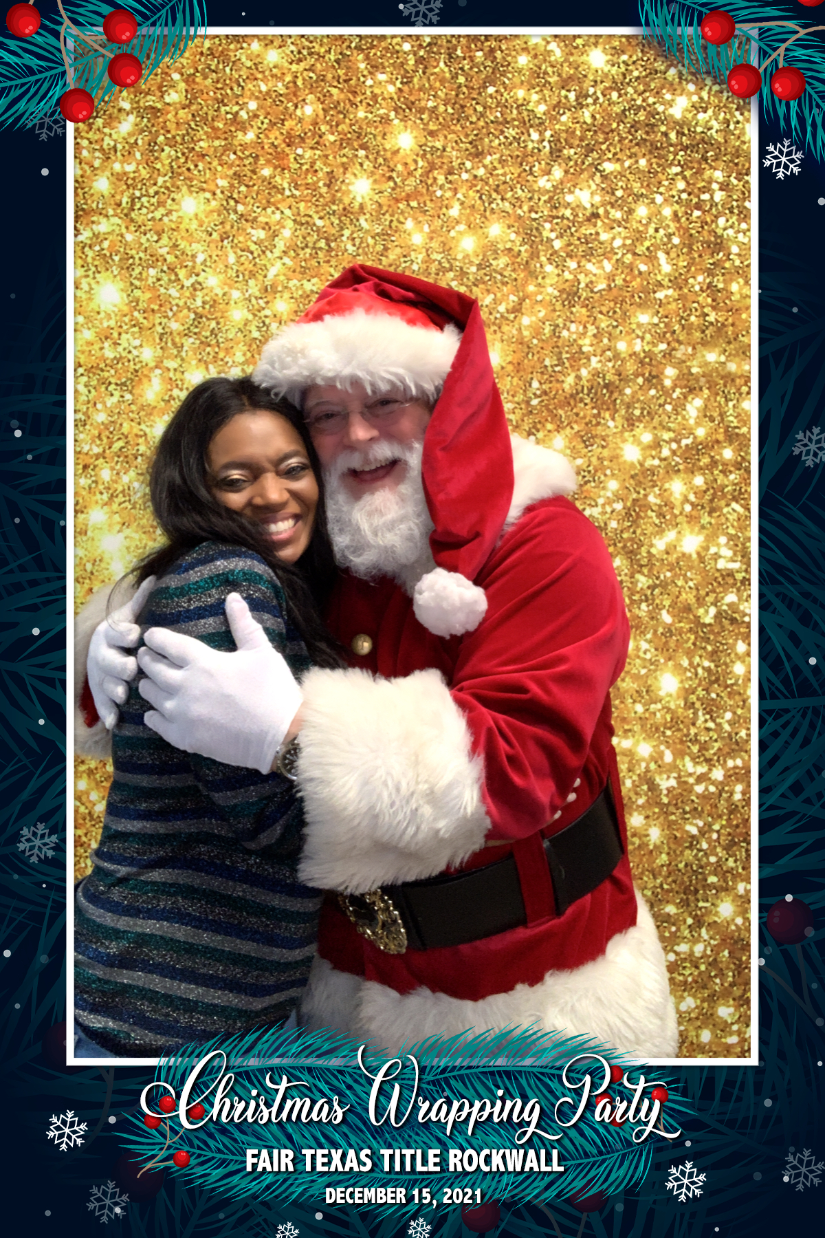 Christmas Wrapping Party | View more photos from the event at gallery.rckapturedmemories.com/u/RCKapturedMemories/Christmas-Wrapping-Party