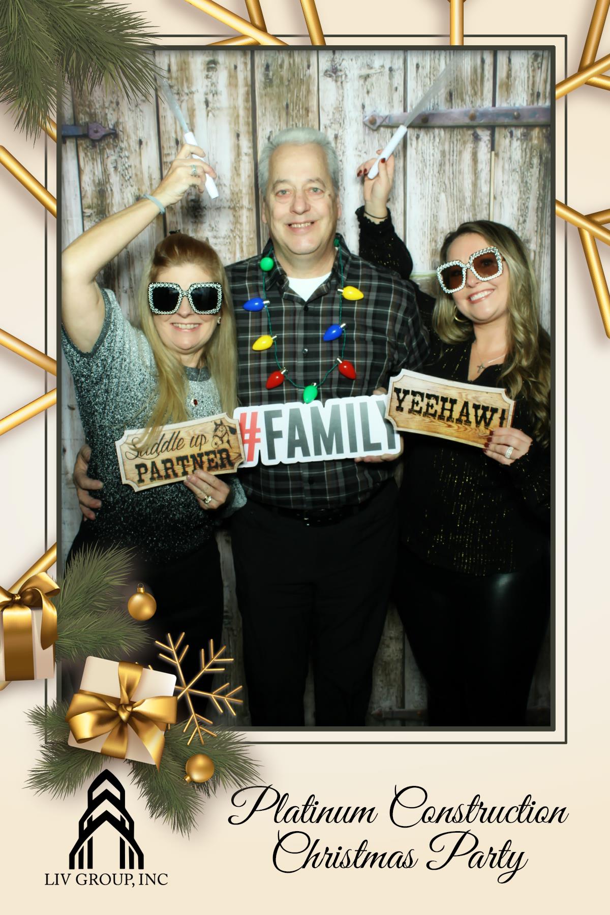 PLATINUM CONSTRUCTION CHRISTMAS PARTY | View more photos from the event at gallery.rckapturedmemories.com/u/RCKapturedMemories/PLATINUM-CONSTRUCTION-CHRISTMAS-PARTY
