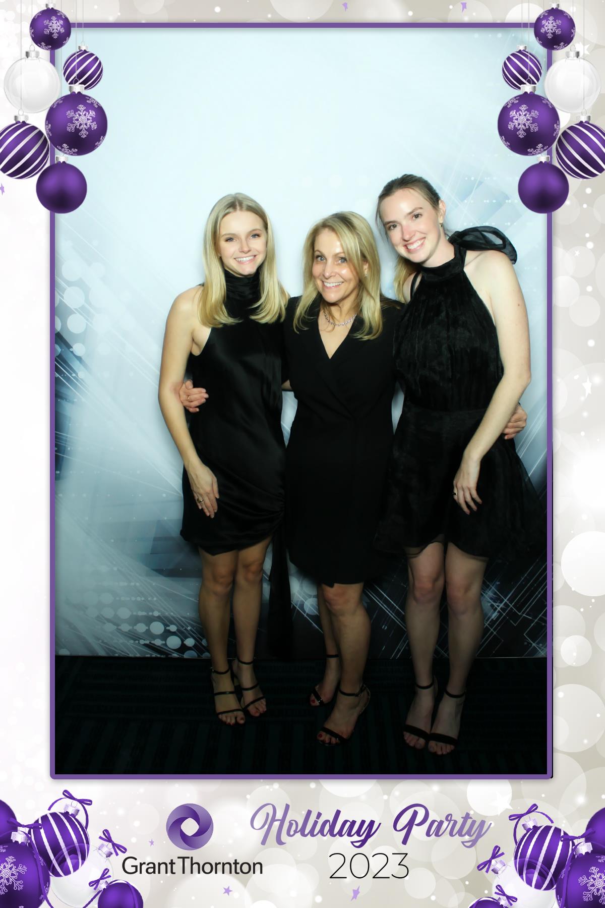 GRANT THORNTON HOLIDAY PARTY | View more photos from the event at gallery.rckapturedmemories.com/u/RCKapturedMemories/GRANT-THORNTON-HOLIDAY-PARTY