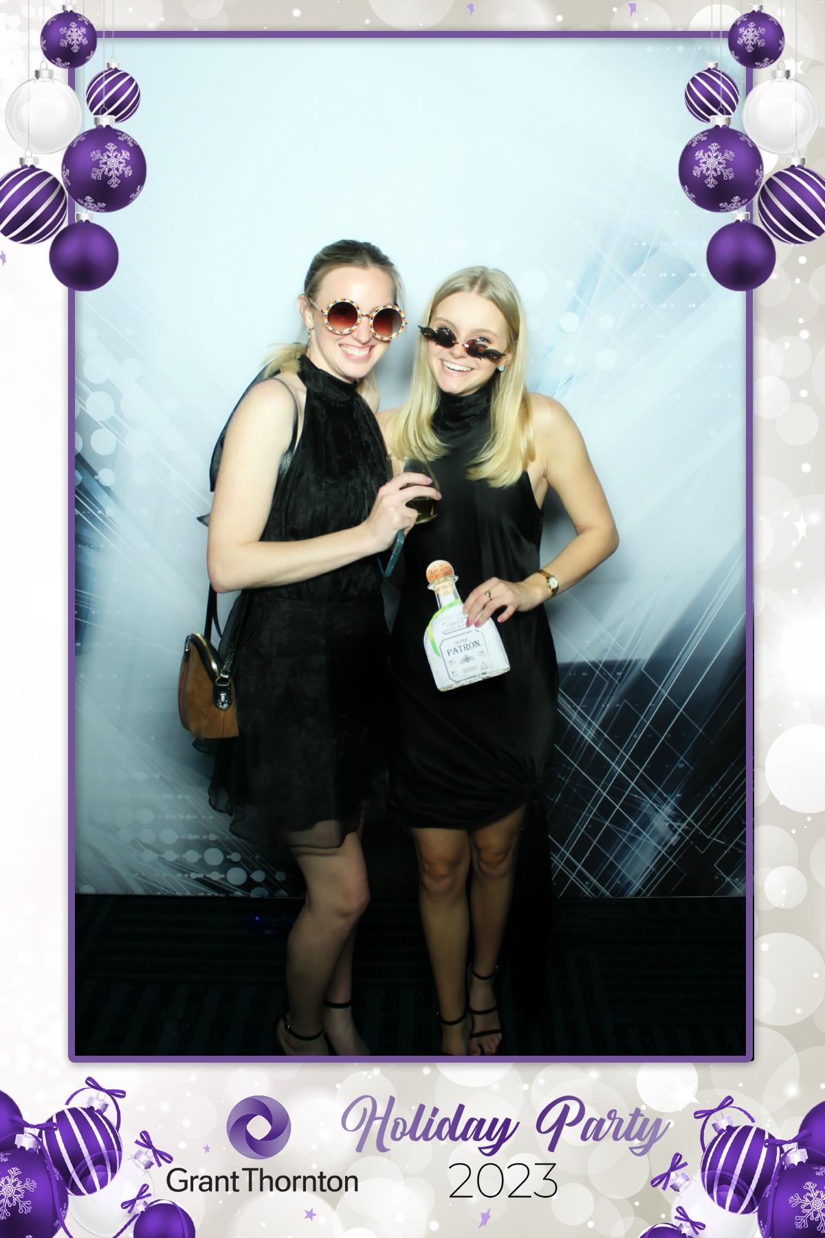 GRANT THORNTON HOLIDAY PARTY | View more photos from the event at gallery.rckapturedmemories.com/u/RCKapturedMemories/GRANT-THORNTON-HOLIDAY-PARTY
