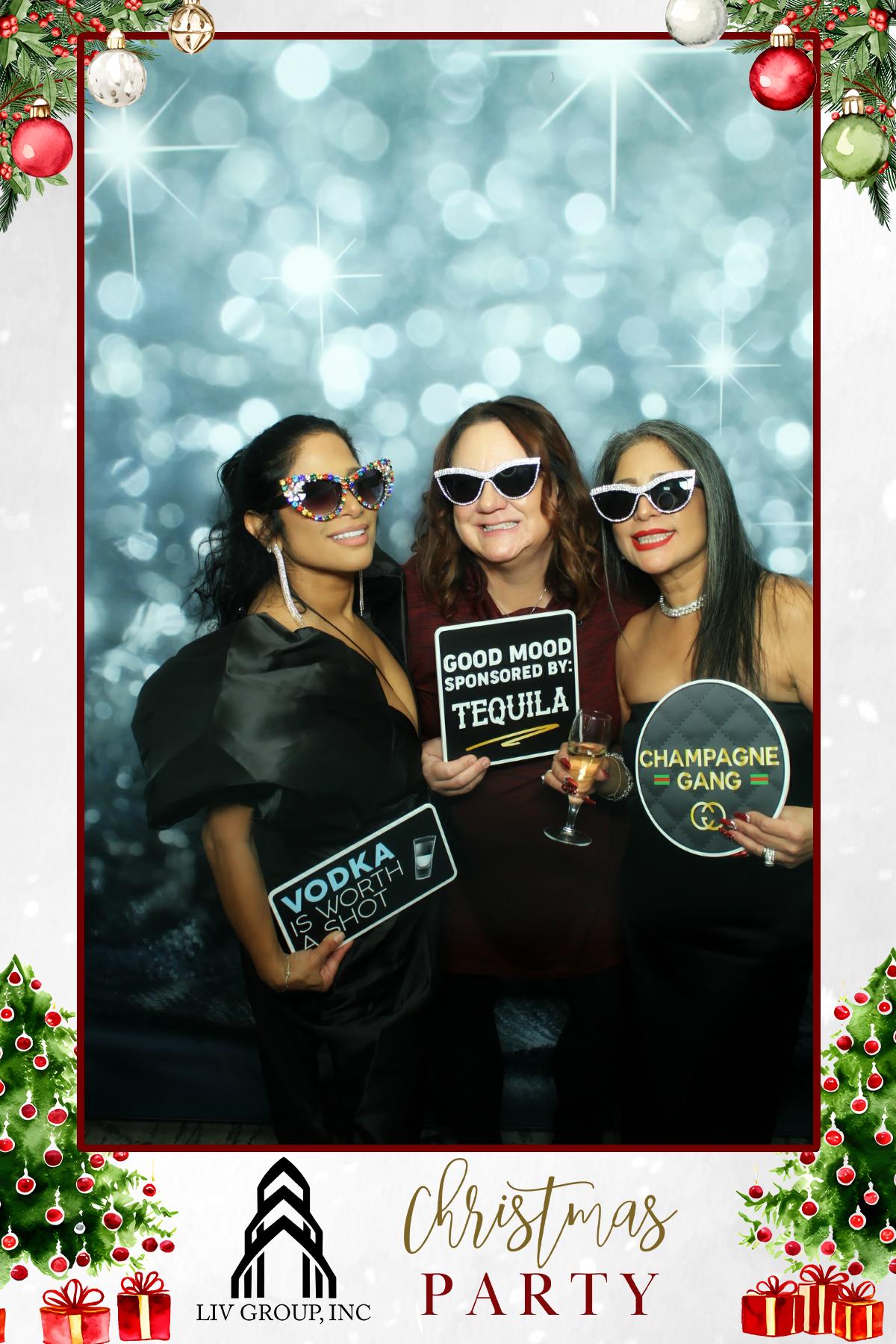LIV GROUP CHRISTMAS PARTY | View more photos from the event at gallery.rckapturedmemories.com/u/RCKapturedMemories/LIV-GROUP-CHRISTMAS-PARTY