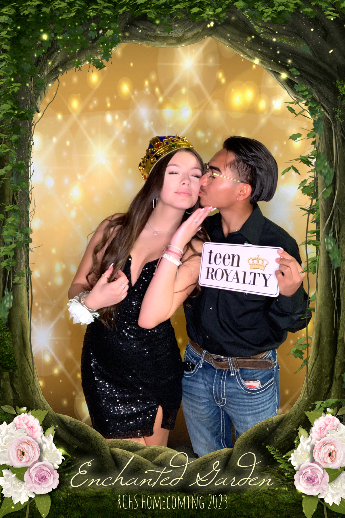 RCHS HOCO 2023 - ENCHANTED GARDEN | View more photos from the event at gallery.rckapturedmemories.com/u/RCKapturedMemories/RCHS-HOCO-2023-ENCHANTED-GARDEN