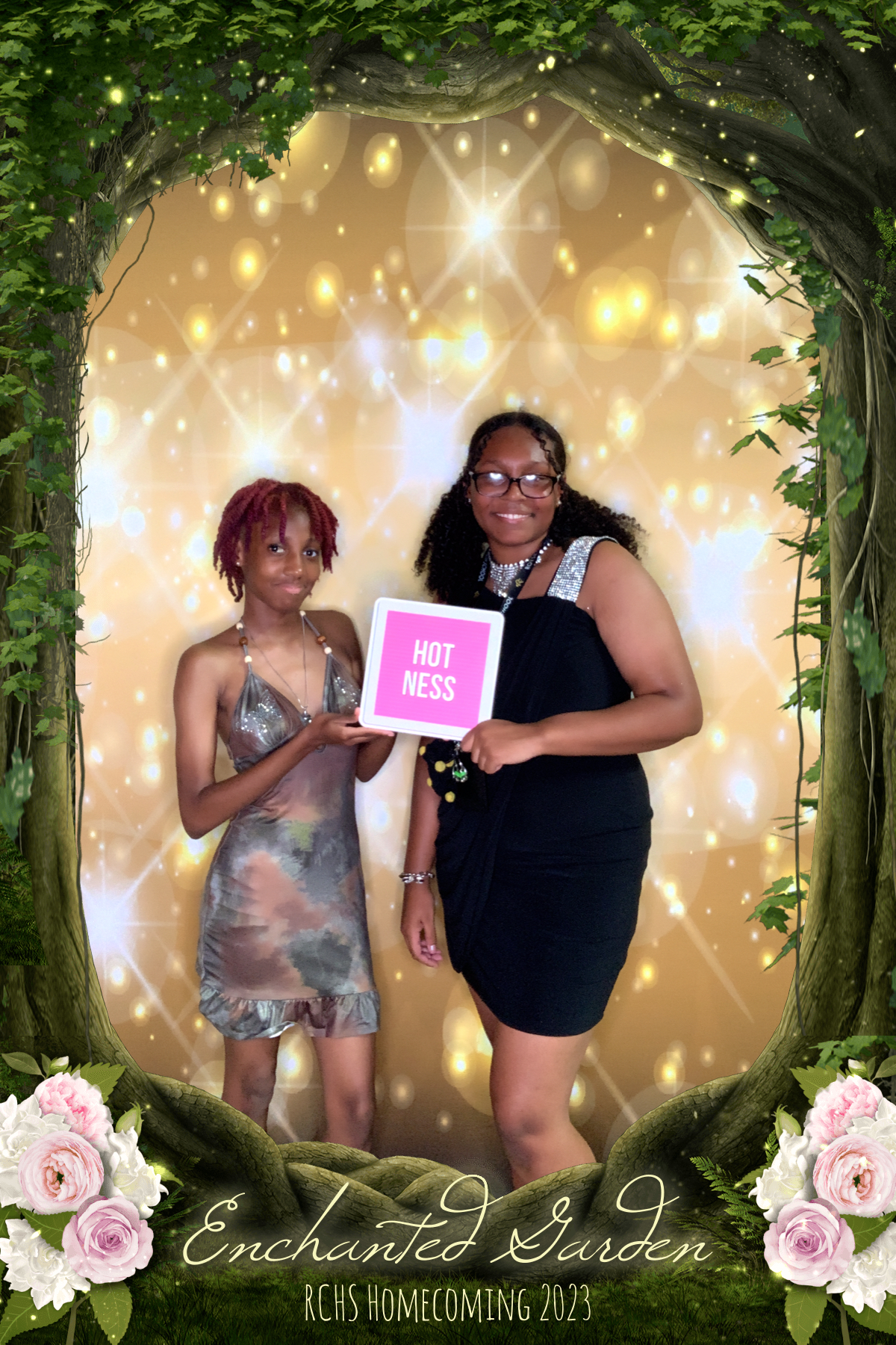 RCHS HOCO 2023 - ENCHANTED GARDEN | View more photos from the event at gallery.rckapturedmemories.com/u/RCKapturedMemories/RCHS-HOCO-2023-ENCHANTED-GARDEN