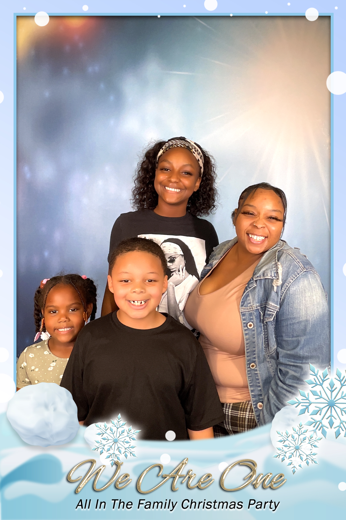 WE ARE ONE:  ALL IN THE FAMILY CHRISTMAS PARTY | View more photos from the event at gallery.rckapturedmemories.com/u/RCKapturedMemories/WE-ARE-ONE-ALL-IN-THE-FAMILY-CHRISTMAS-PARTY