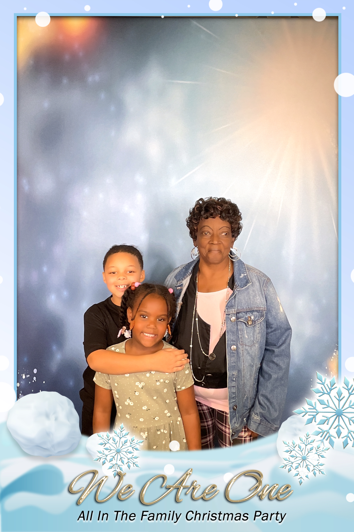 WE ARE ONE:  ALL IN THE FAMILY CHRISTMAS PARTY | View more photos from the event at gallery.rckapturedmemories.com/u/RCKapturedMemories/WE-ARE-ONE-ALL-IN-THE-FAMILY-CHRISTMAS-PARTY