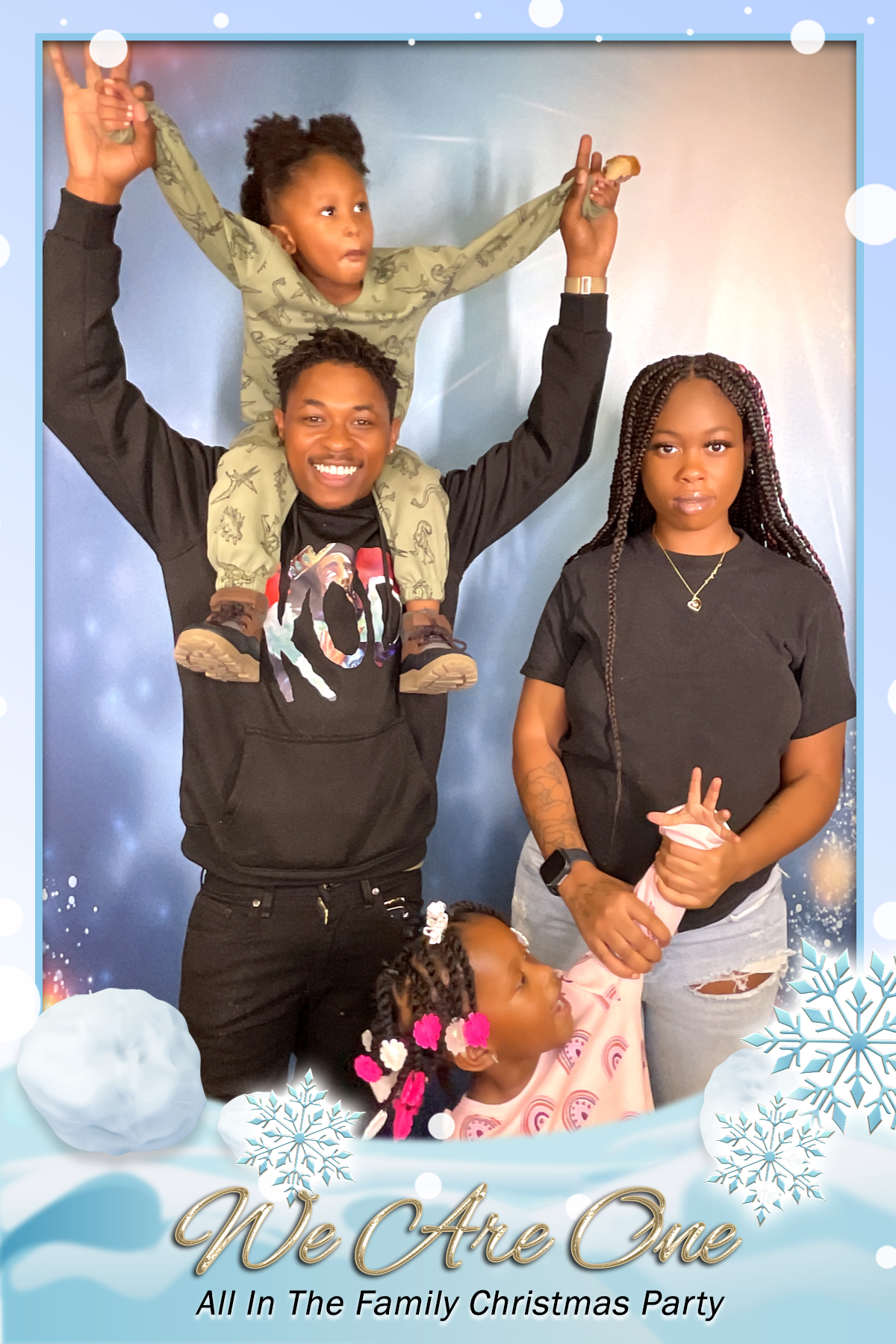 WE ARE ONE:  ALL IN THE FAMILY CHRISTMAS PARTY | View more photos from the event at gallery.rckapturedmemories.com/u/RCKapturedMemories/WE-ARE-ONE-ALL-IN-THE-FAMILY-CHRISTMAS-PARTY