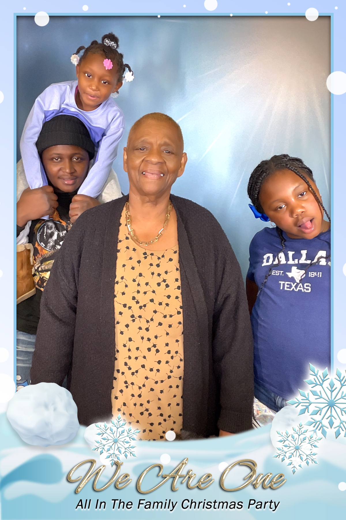 WE ARE ONE:  ALL IN THE FAMILY CHRISTMAS PARTY | View more photos from the event at gallery.rckapturedmemories.com/u/RCKapturedMemories/WE-ARE-ONE-ALL-IN-THE-FAMILY-CHRISTMAS-PARTY