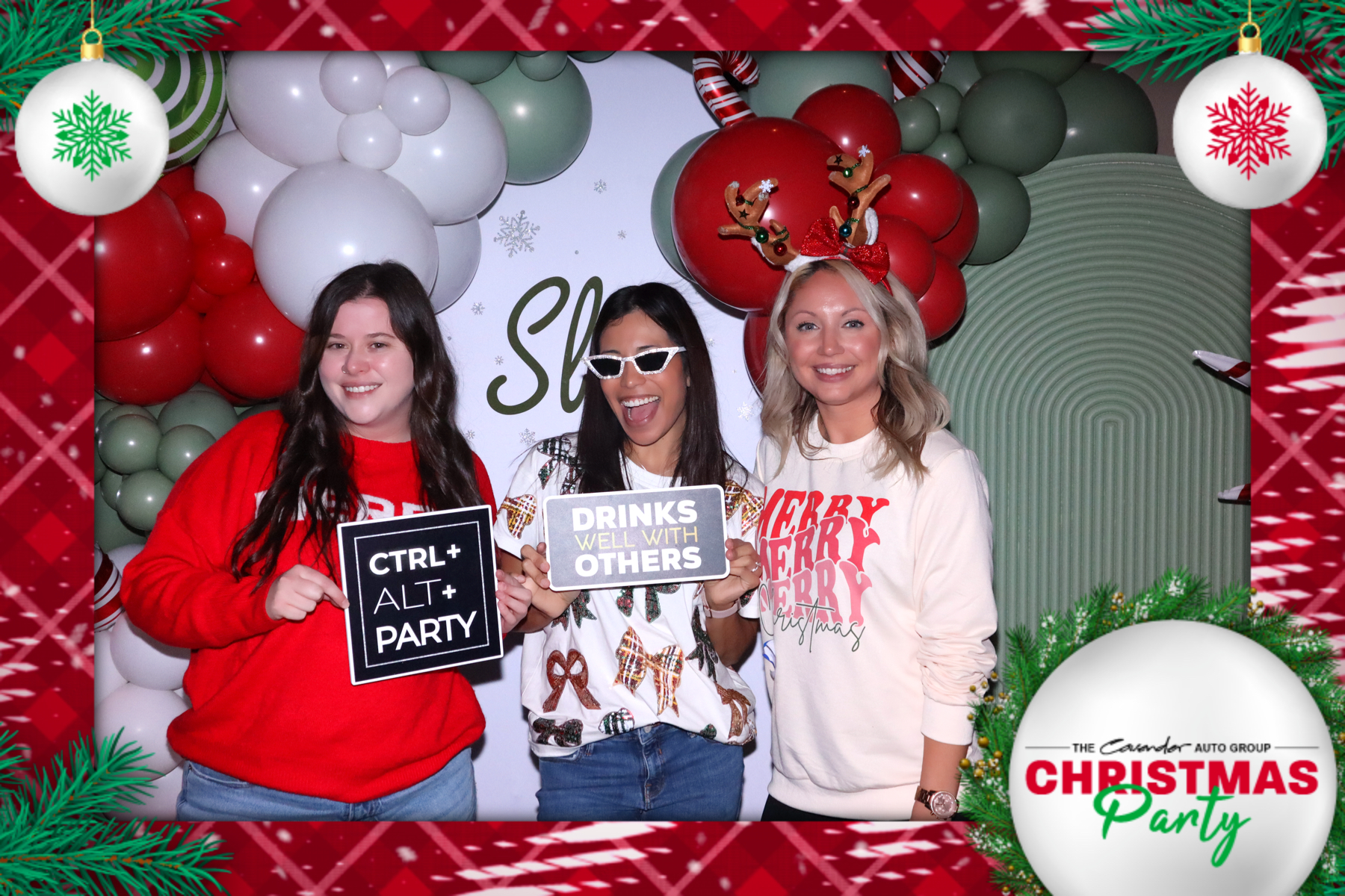 Cavender Nissan Christmas Party | View more photos from the event at gallery.rckapturedmemories.com/u/RCKapturedMemories/Cavender-Nissan-Christmas-Party-0