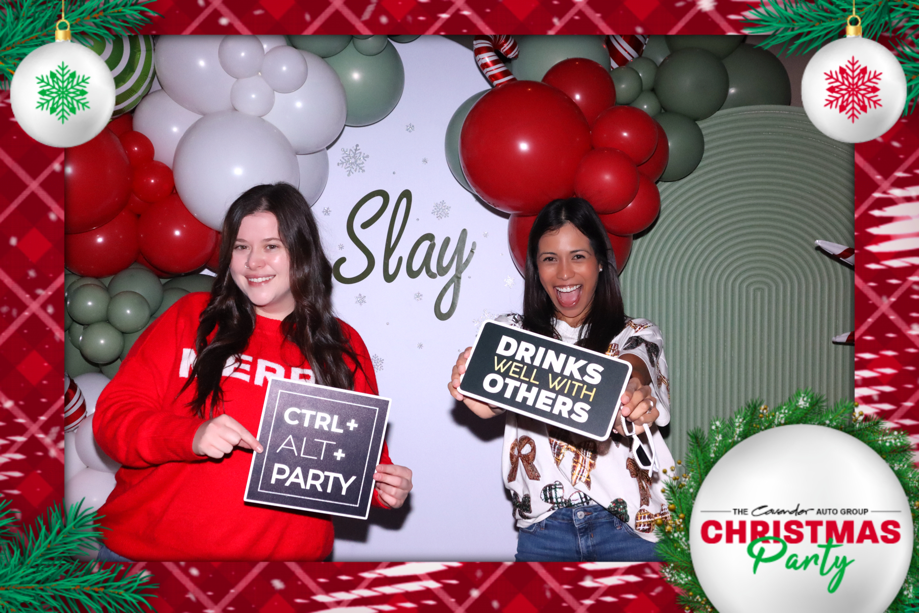 Cavender Nissan Christmas Party | View more photos from the event at gallery.rckapturedmemories.com/u/RCKapturedMemories/Cavender-Nissan-Christmas-Party-0