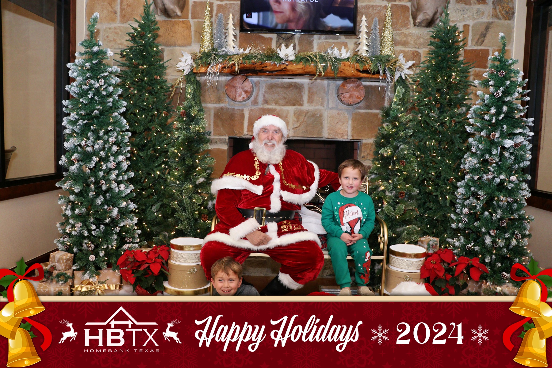 HomeBank Texas Photos with Santa | View more photos from the event at gallery.rckapturedmemories.com/u/RCKapturedMemories/HomeBank-Texas-Photos-with-Santa