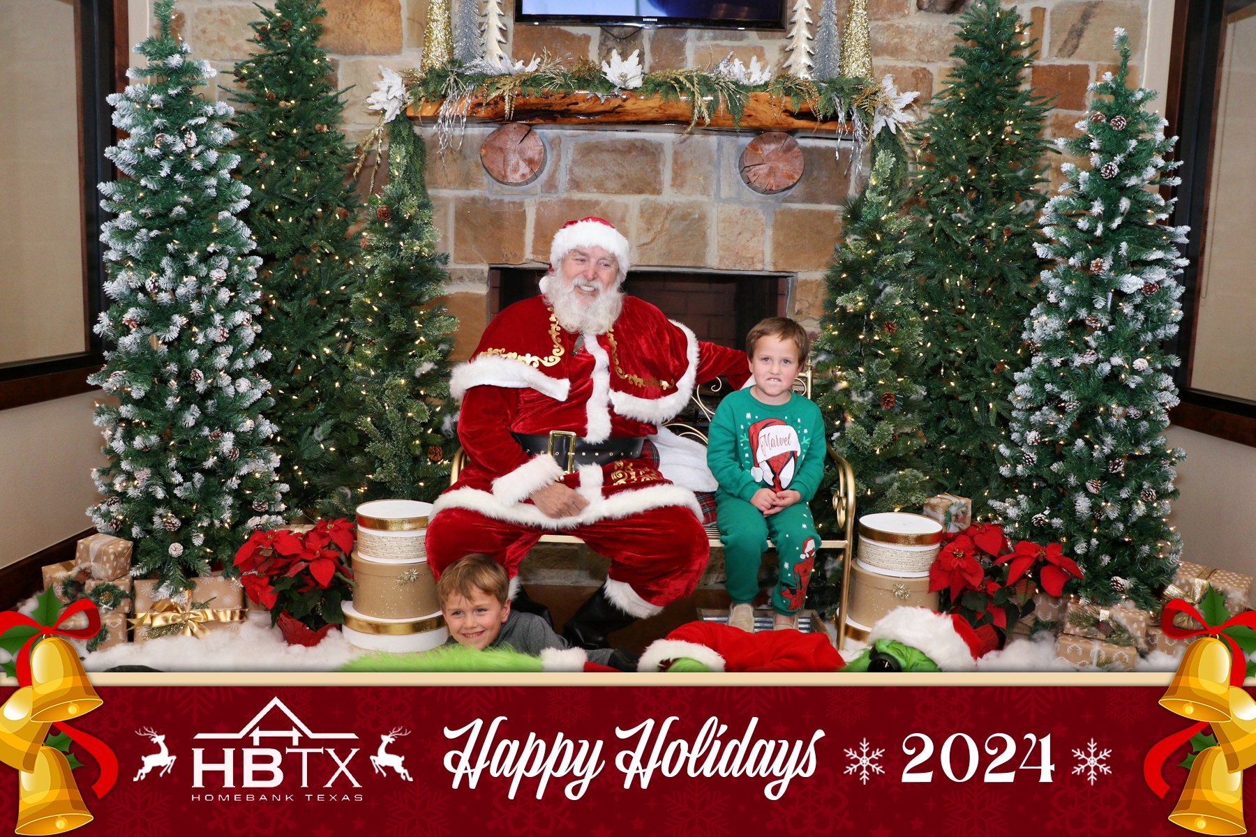 HomeBank Texas Photos with Santa | View more photos from the event at gallery.rckapturedmemories.com/u/RCKapturedMemories/HomeBank-Texas-Photos-with-Santa