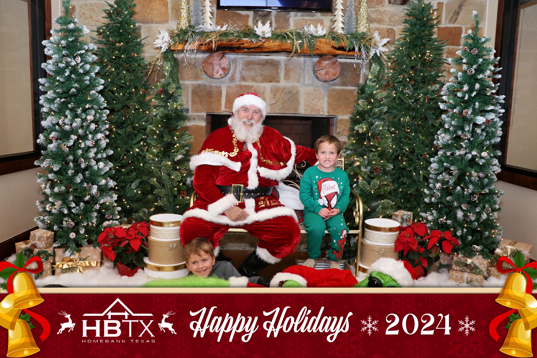 HomeBank Texas Photos with Santa | View more photos from the event at gallery.rckapturedmemories.com/u/RCKapturedMemories/HomeBank-Texas-Photos-with-Santa