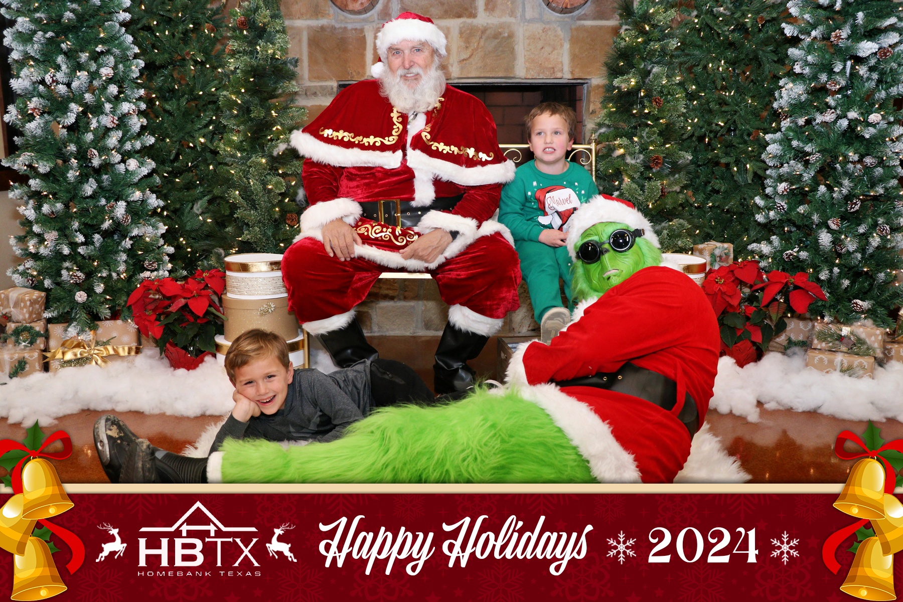 HomeBank Texas Photos with Santa | View more photos from the event at gallery.rckapturedmemories.com/u/RCKapturedMemories/HomeBank-Texas-Photos-with-Santa