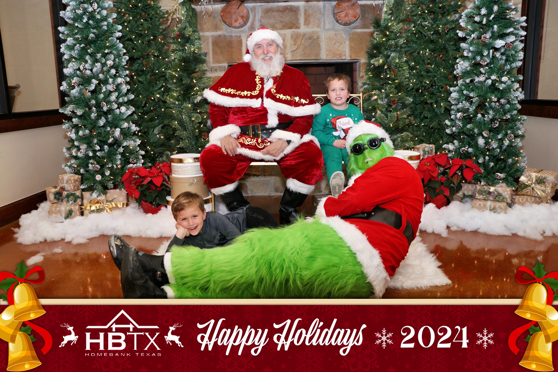 HomeBank Texas Photos with Santa | View more photos from the event at gallery.rckapturedmemories.com/u/RCKapturedMemories/HomeBank-Texas-Photos-with-Santa