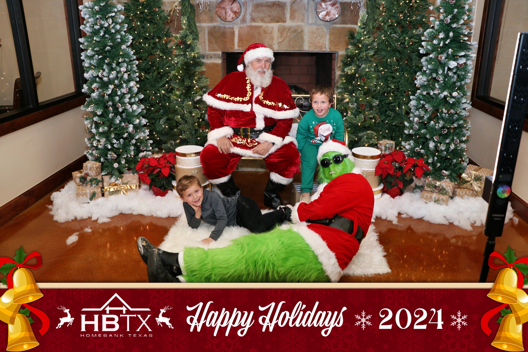 HomeBank Texas Photos with Santa | View more photos from the event at gallery.rckapturedmemories.com/u/RCKapturedMemories/HomeBank-Texas-Photos-with-Santa