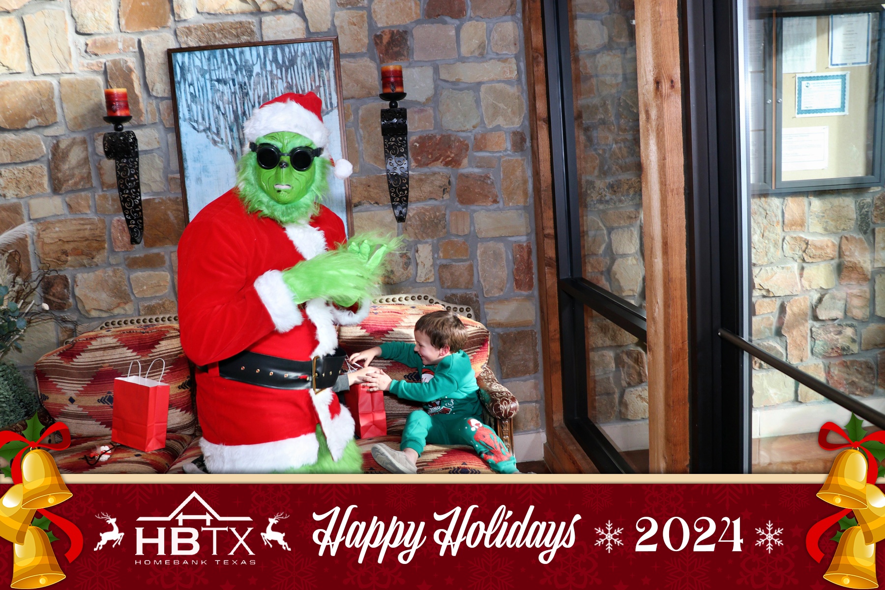HomeBank Texas Photos with Santa | View more photos from the event at gallery.rckapturedmemories.com/u/RCKapturedMemories/HomeBank-Texas-Photos-with-Santa
