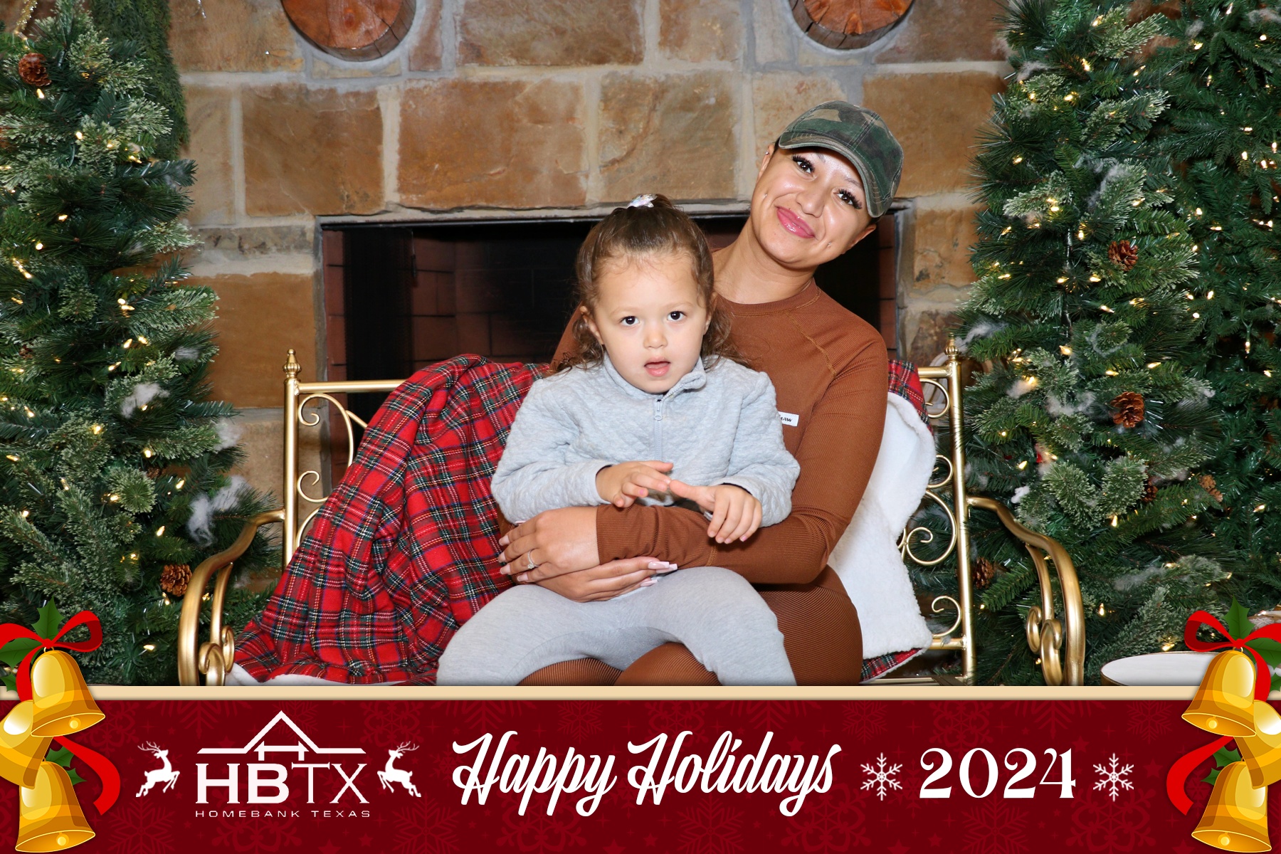 HomeBank Texas Photos with Santa | View more photos from the event at gallery.rckapturedmemories.com/u/RCKapturedMemories/HomeBank-Texas-Photos-with-Santa