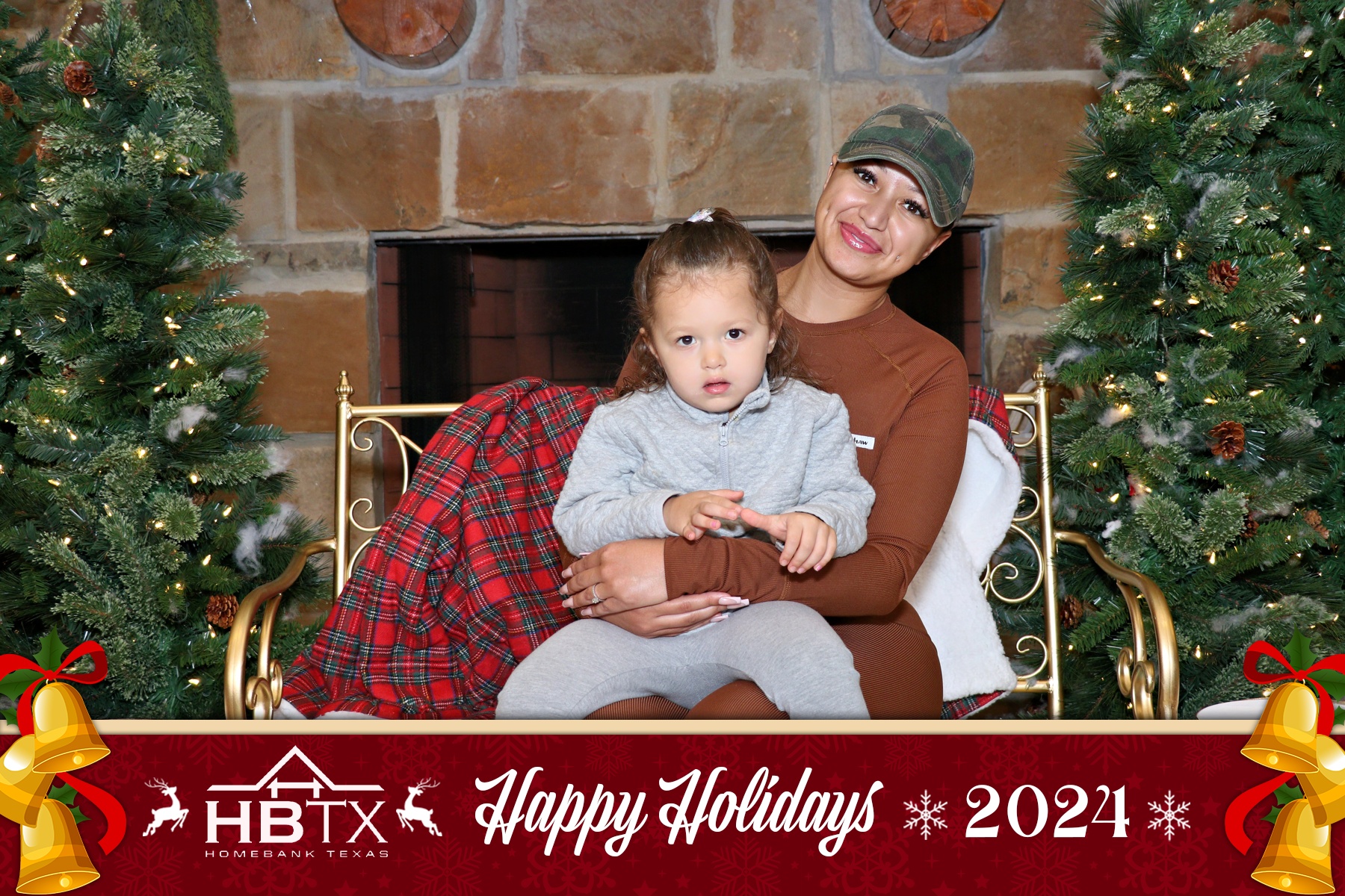 HomeBank Texas Photos with Santa | View more photos from the event at gallery.rckapturedmemories.com/u/RCKapturedMemories/HomeBank-Texas-Photos-with-Santa