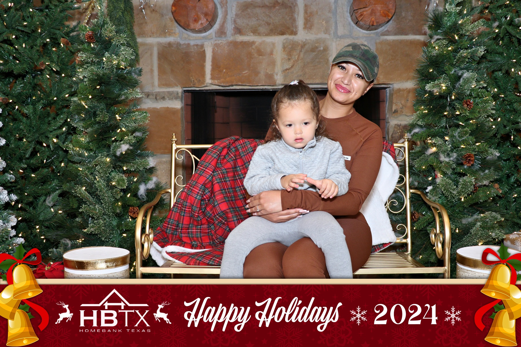 HomeBank Texas Photos with Santa | View more photos from the event at gallery.rckapturedmemories.com/u/RCKapturedMemories/HomeBank-Texas-Photos-with-Santa