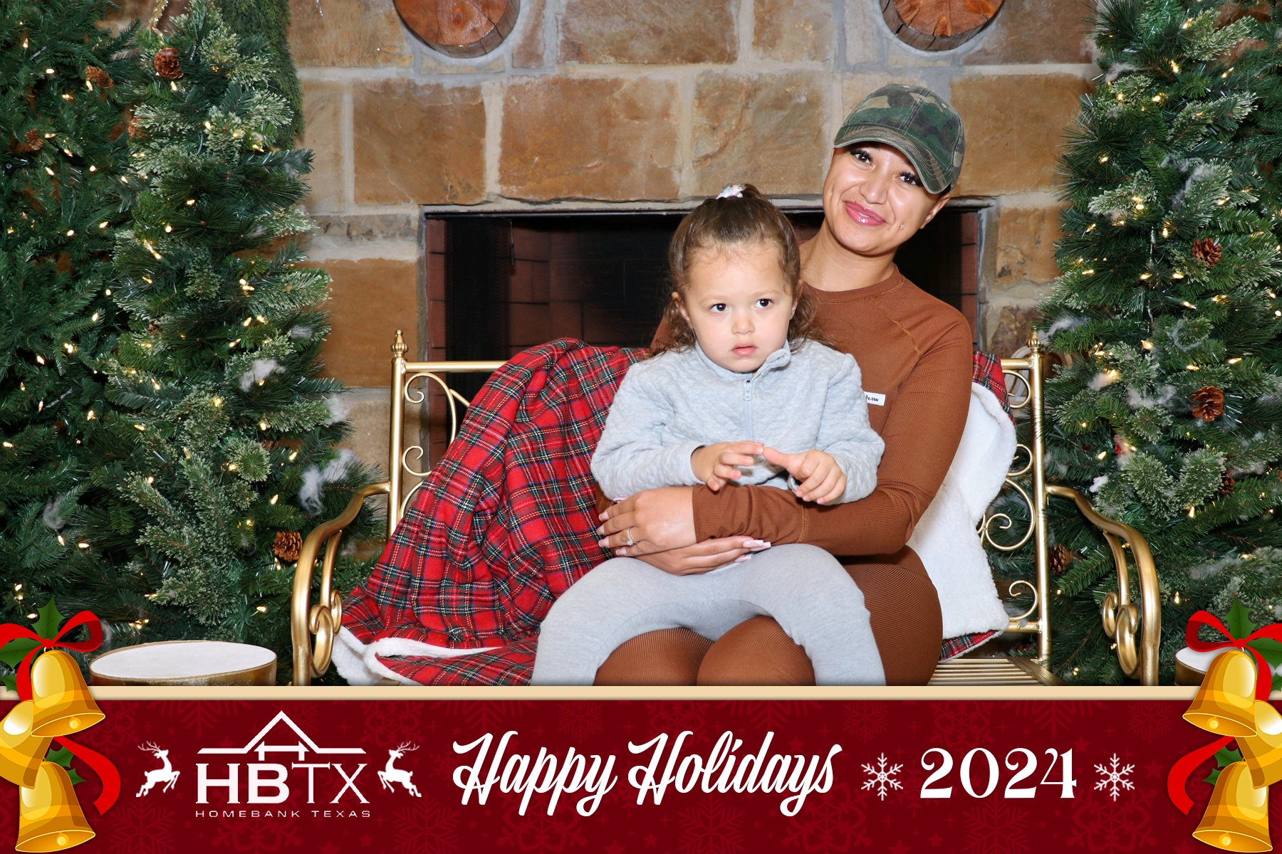 HomeBank Texas Photos with Santa | View more photos from the event at gallery.rckapturedmemories.com/u/RCKapturedMemories/HomeBank-Texas-Photos-with-Santa