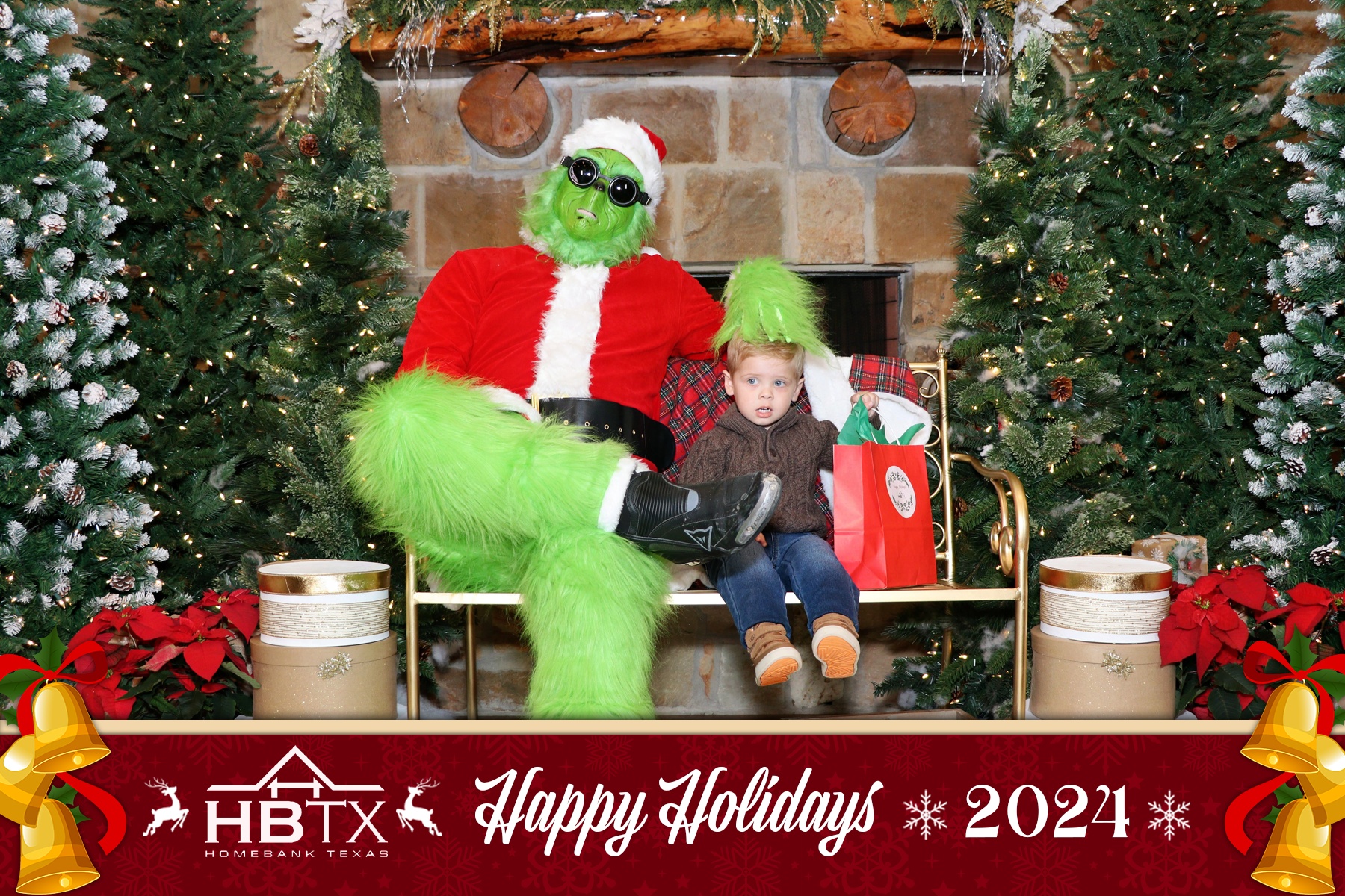HomeBank Texas Photos with Santa | View more photos from the event at gallery.rckapturedmemories.com/u/RCKapturedMemories/HomeBank-Texas-Photos-with-Santa