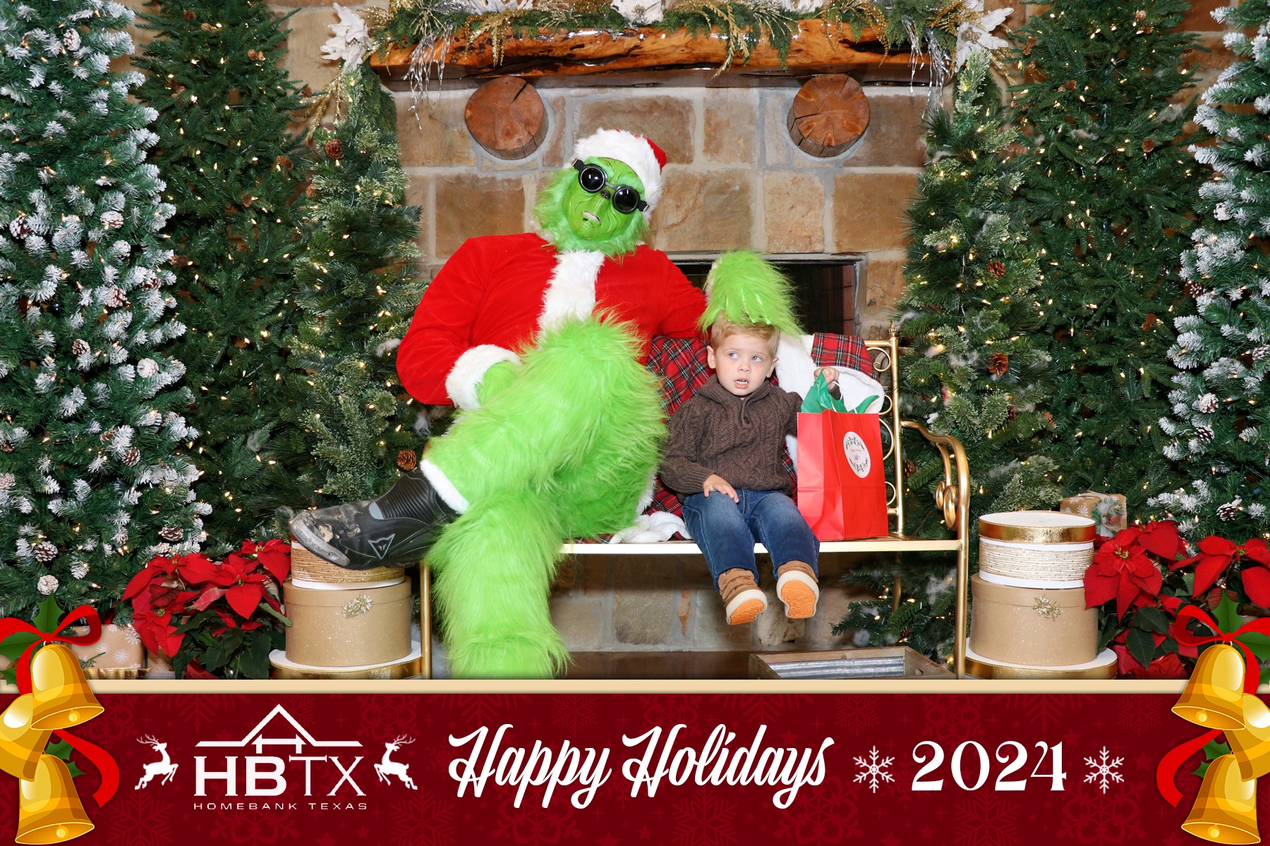 HomeBank Texas Photos with Santa | View more photos from the event at gallery.rckapturedmemories.com/u/RCKapturedMemories/HomeBank-Texas-Photos-with-Santa