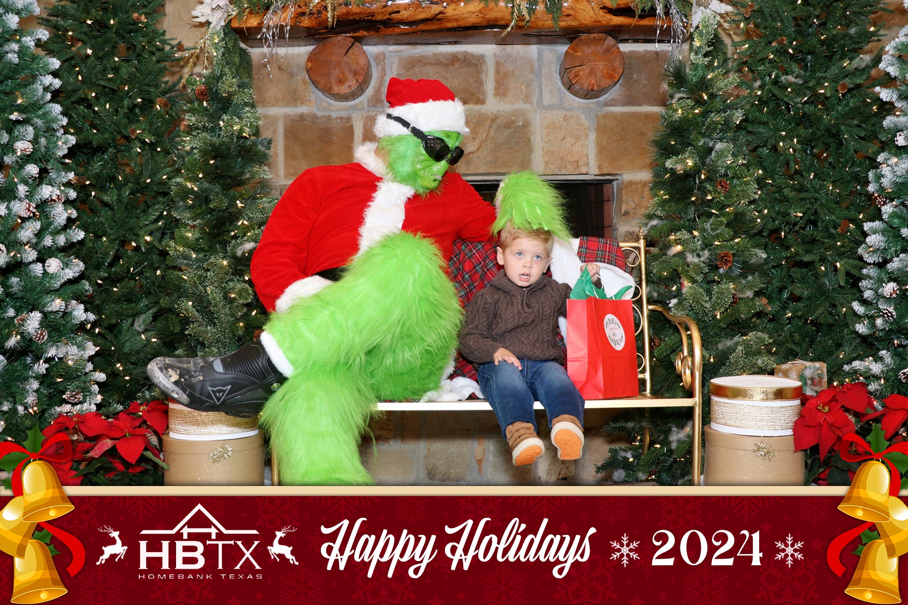 HomeBank Texas Photos with Santa | View more photos from the event at gallery.rckapturedmemories.com/u/RCKapturedMemories/HomeBank-Texas-Photos-with-Santa