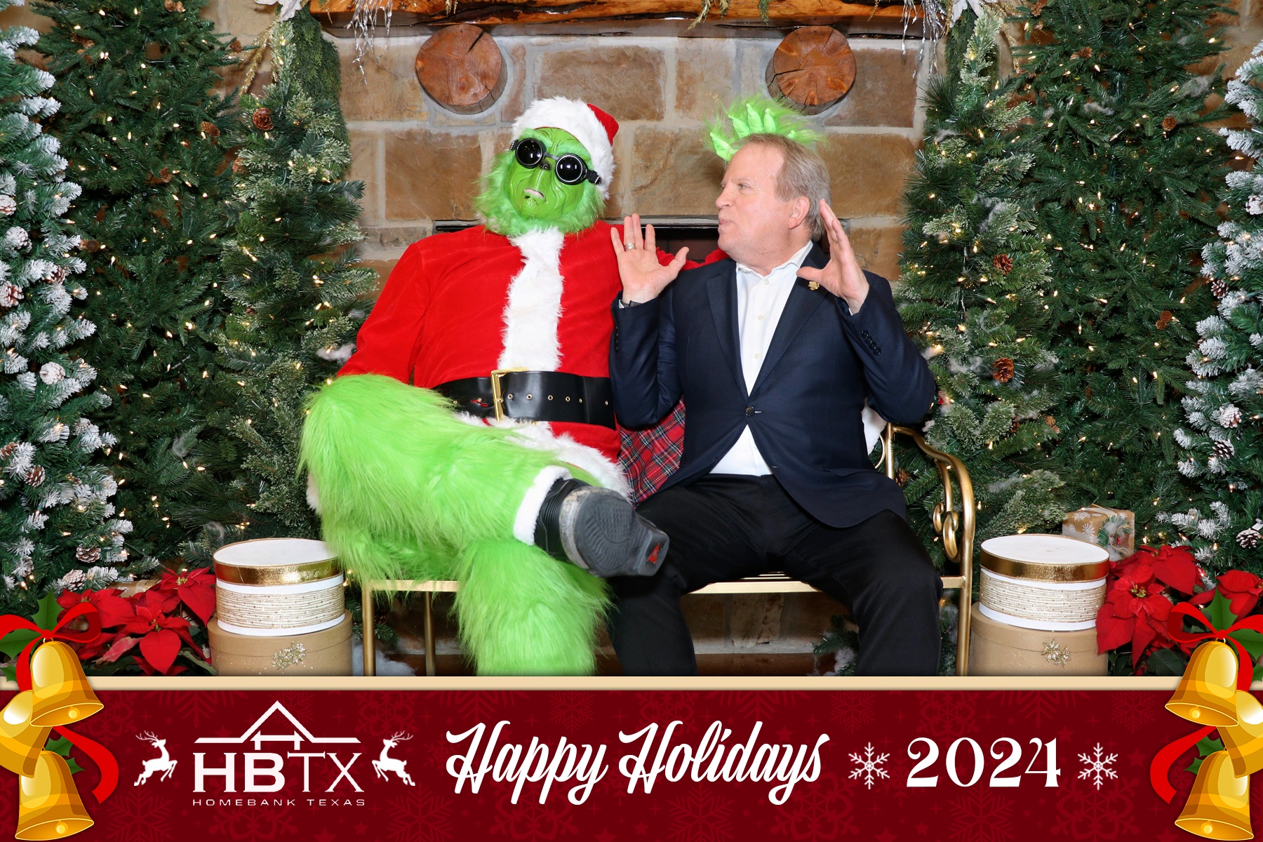 HomeBank Texas Photos with Santa | View more photos from the event at gallery.rckapturedmemories.com/u/RCKapturedMemories/HomeBank-Texas-Photos-with-Santa