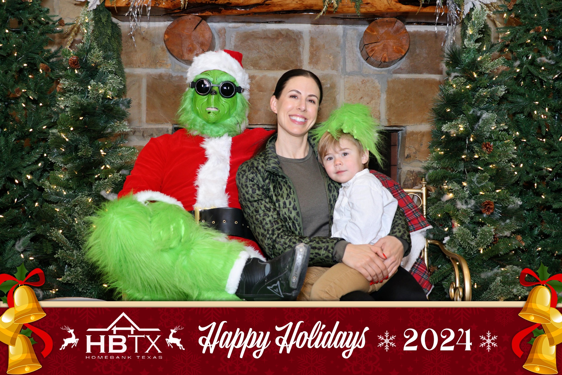 HomeBank Texas Photos with Santa | View more photos from the event at gallery.rckapturedmemories.com/u/RCKapturedMemories/HomeBank-Texas-Photos-with-Santa