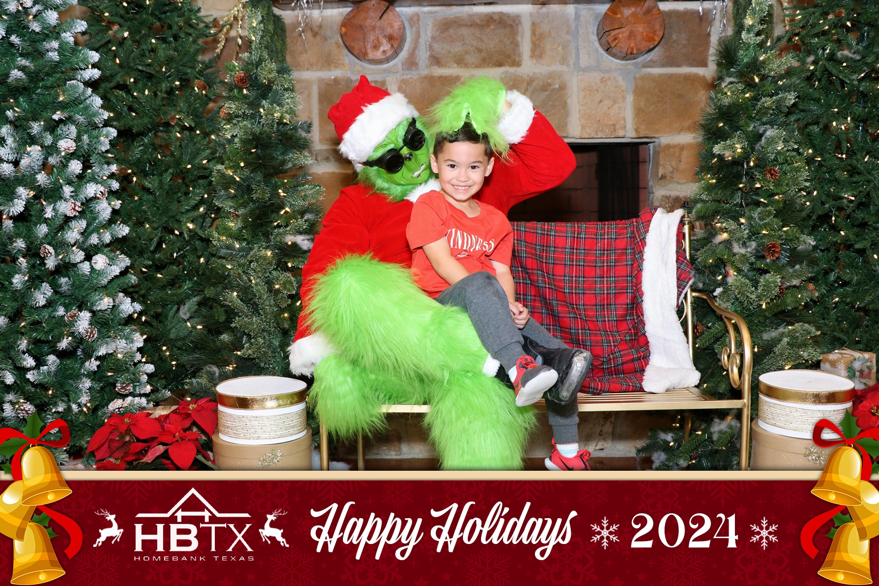 HomeBank Texas Photos with Santa | View more photos from the event at gallery.rckapturedmemories.com/u/RCKapturedMemories/HomeBank-Texas-Photos-with-Santa
