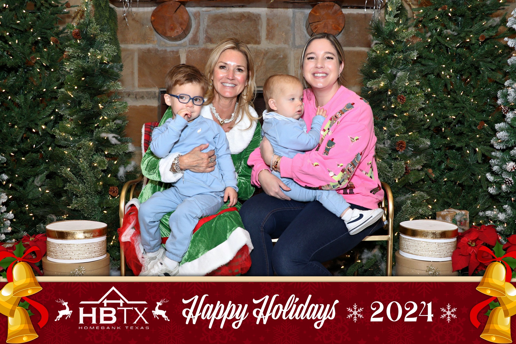HomeBank Texas Photos with Santa | View more photos from the event at gallery.rckapturedmemories.com/u/RCKapturedMemories/HomeBank-Texas-Photos-with-Santa